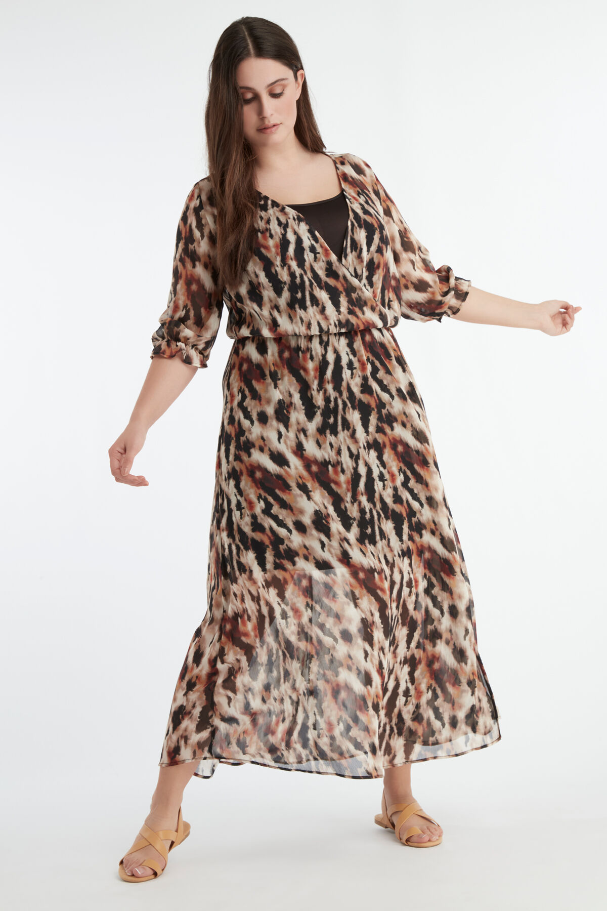 Vestido cruzado con botones image number 5