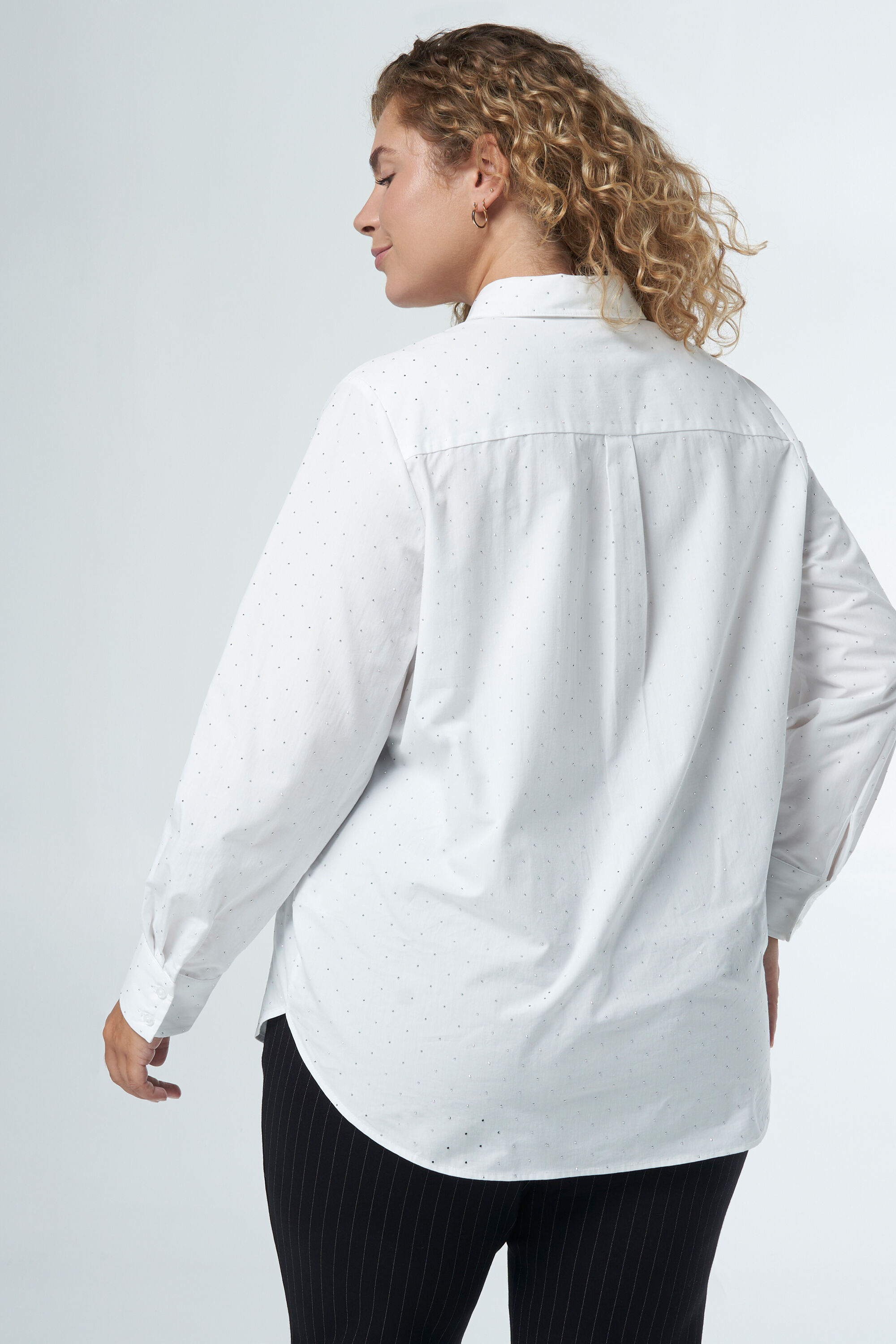 Camiseta con brillantes image number 3