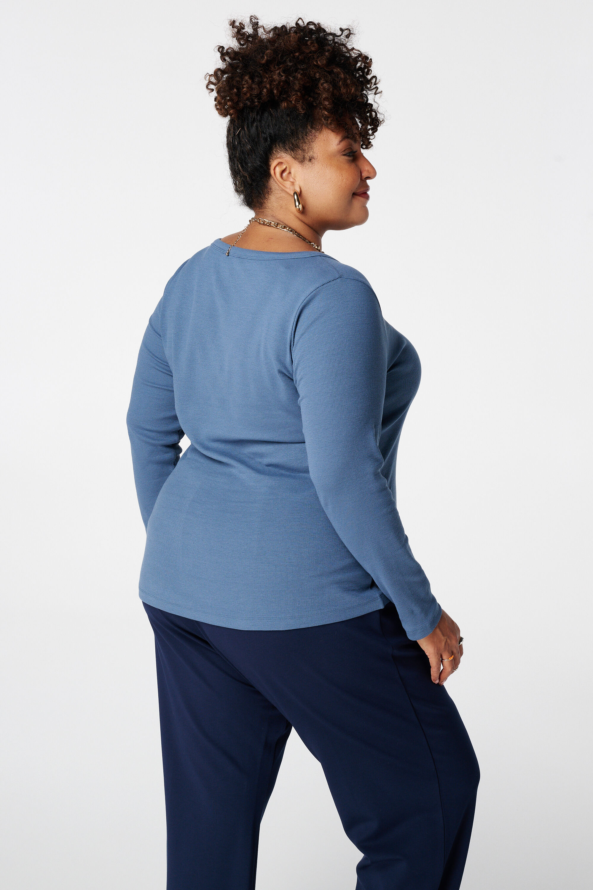 Top de canal&eacute; con manga larga image number 3