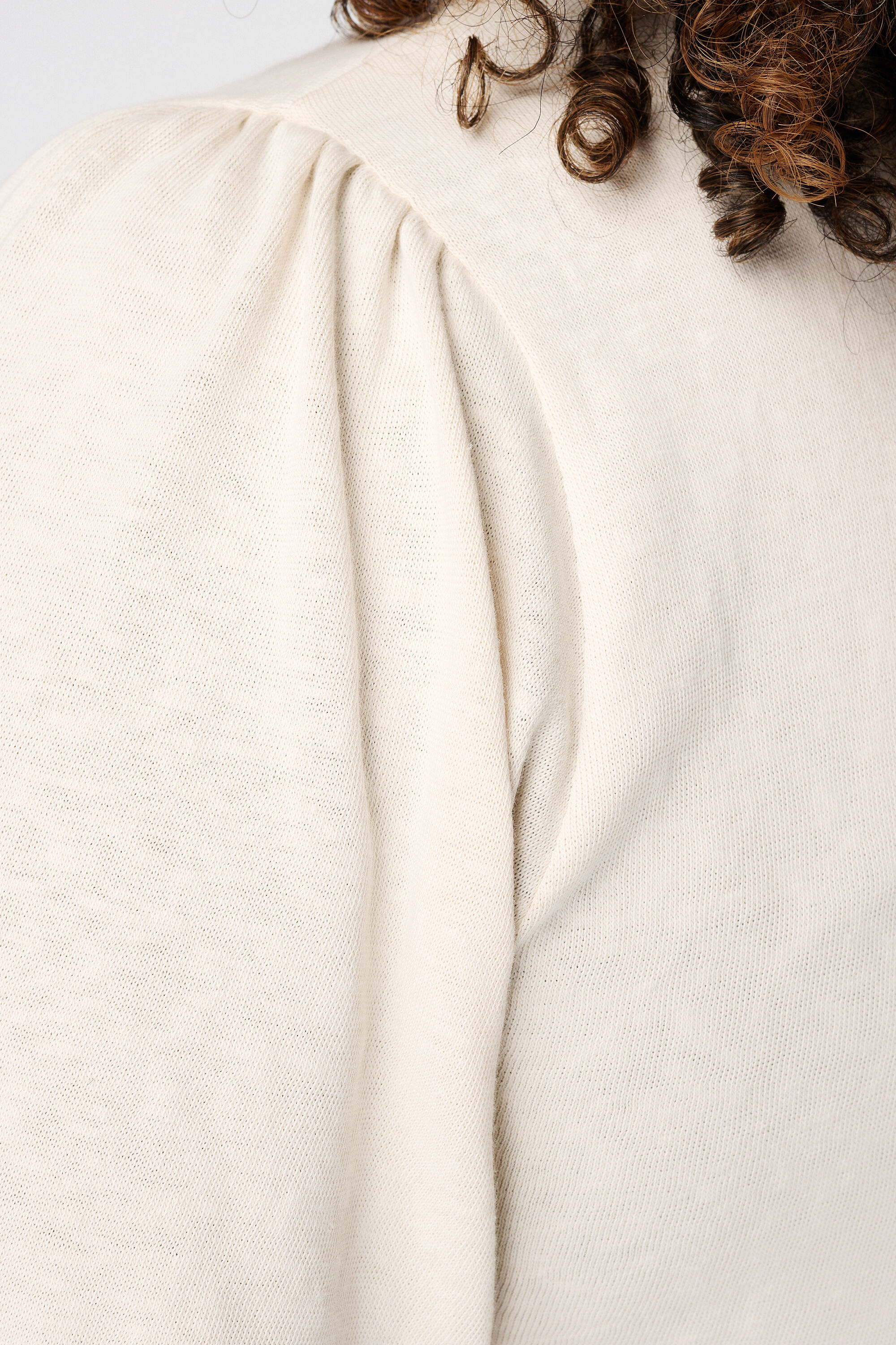 Camiseta con escote en V image number 6