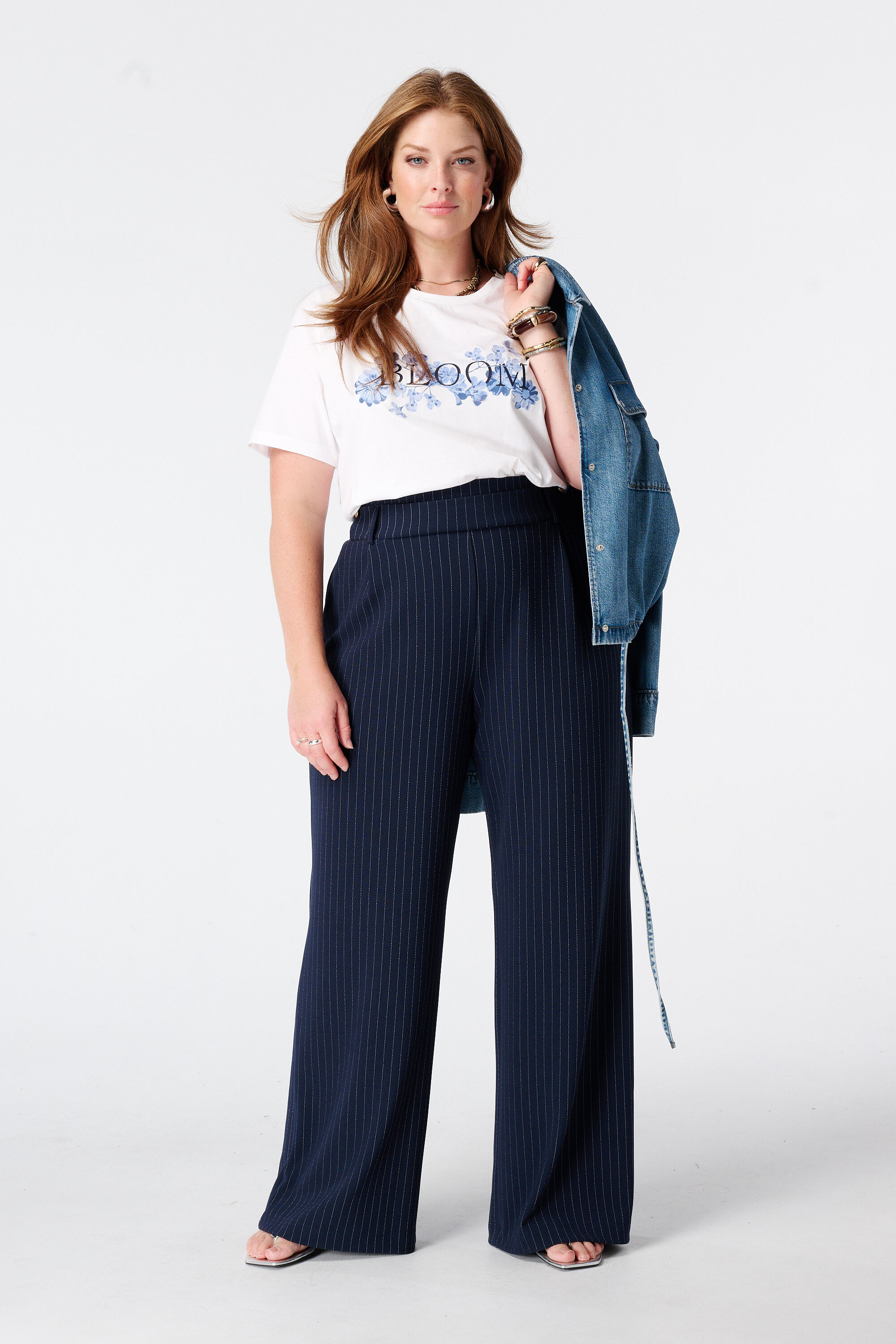 Pantal&oacute;n wide leg con raya diplom&aacute;tica image number 6