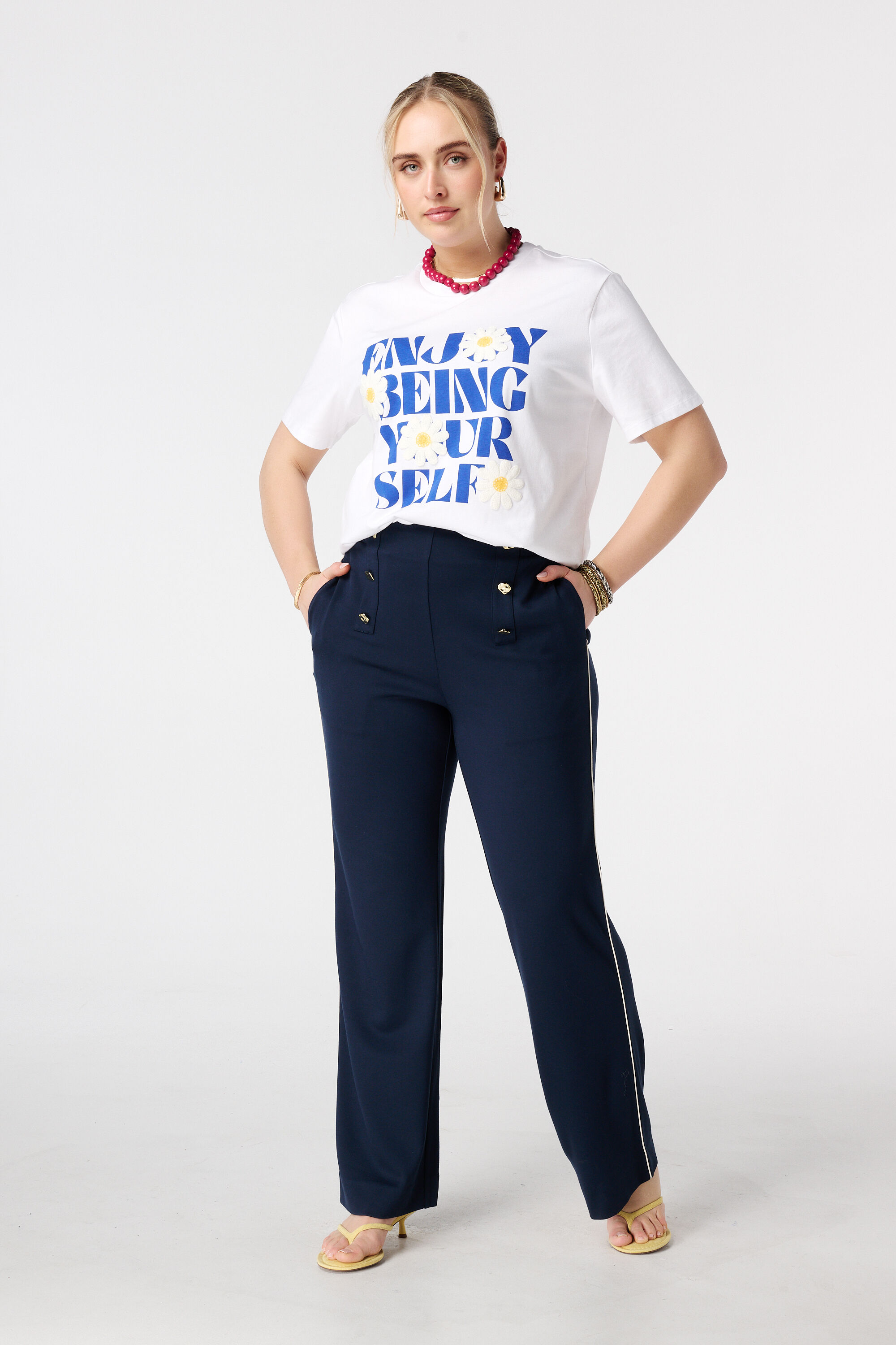 Pantal&oacute;n wide leg con costuras decorativas