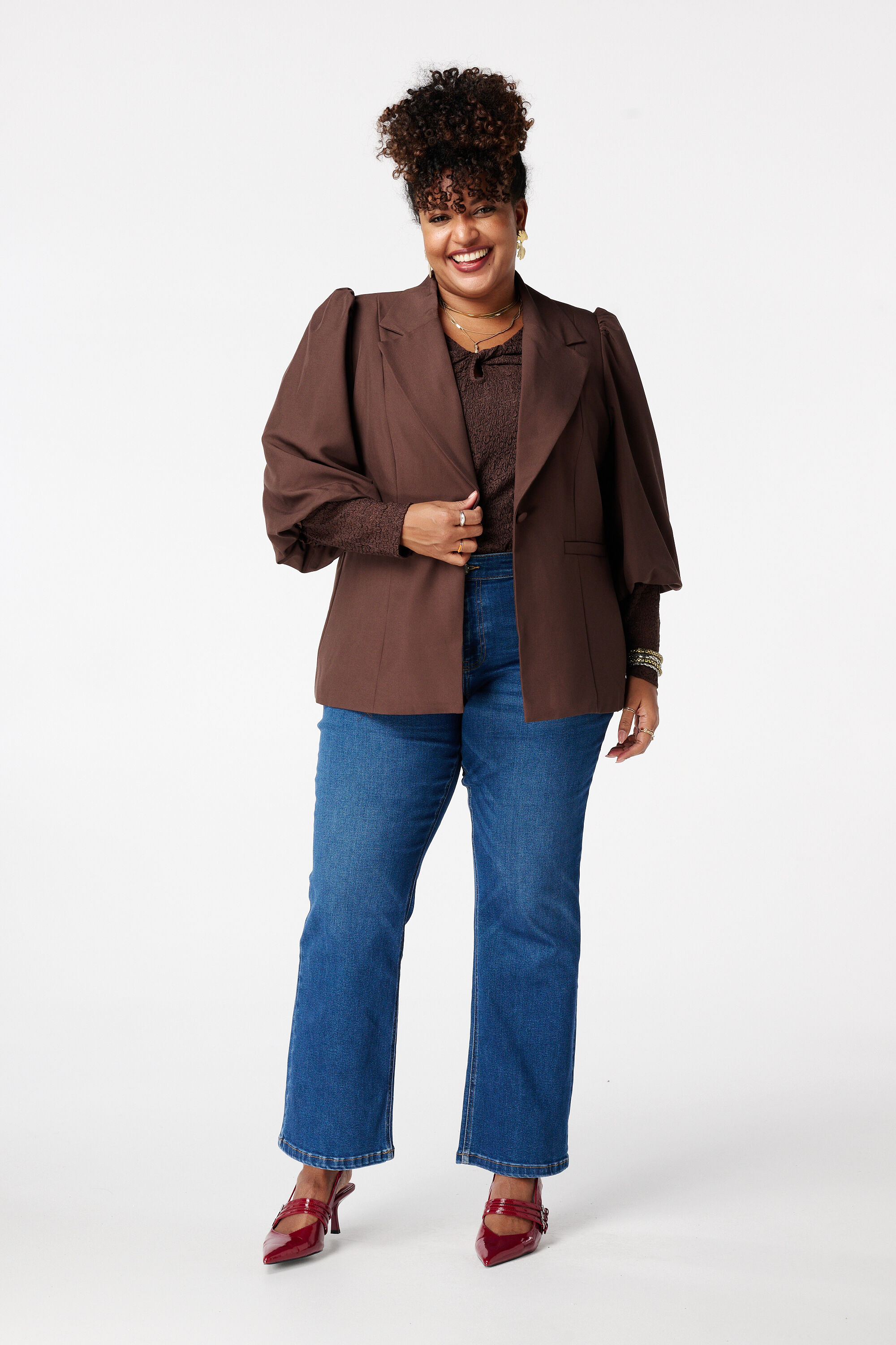 Blazer con mangas abullonadas cortas image number 5