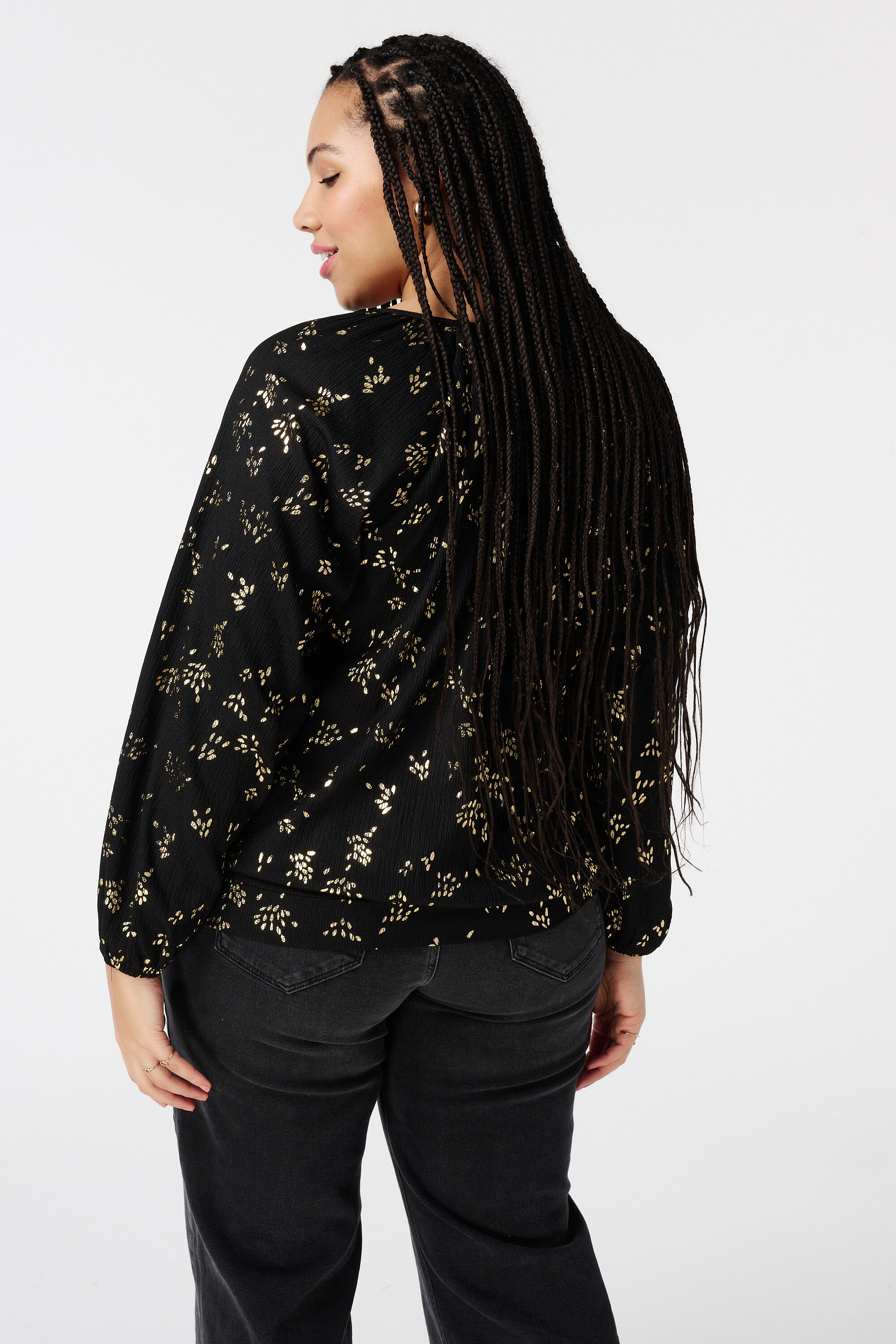 Top con detalles met&aacute;licos image number 3