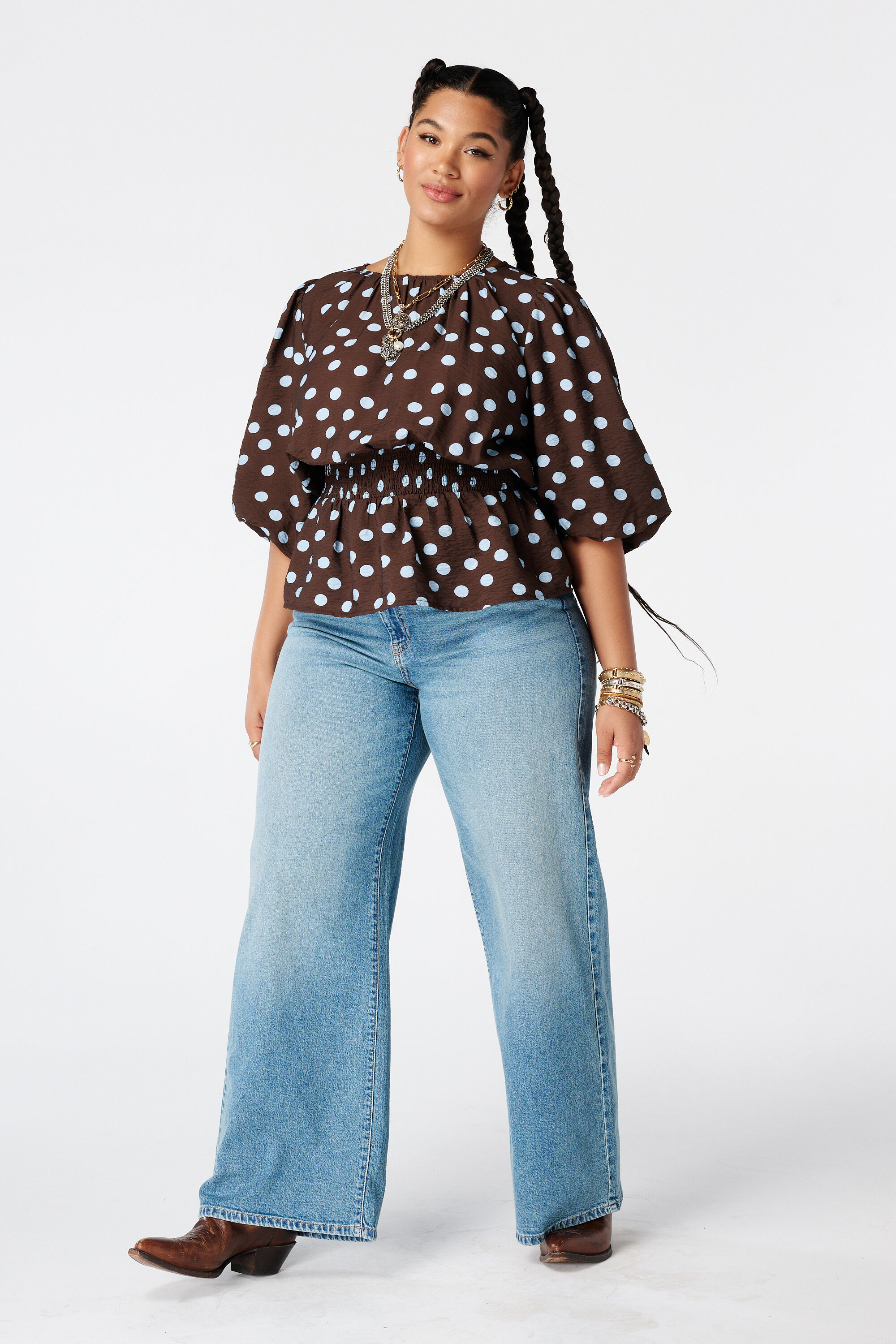 Blusa entallada con estampado de lunares image number 5