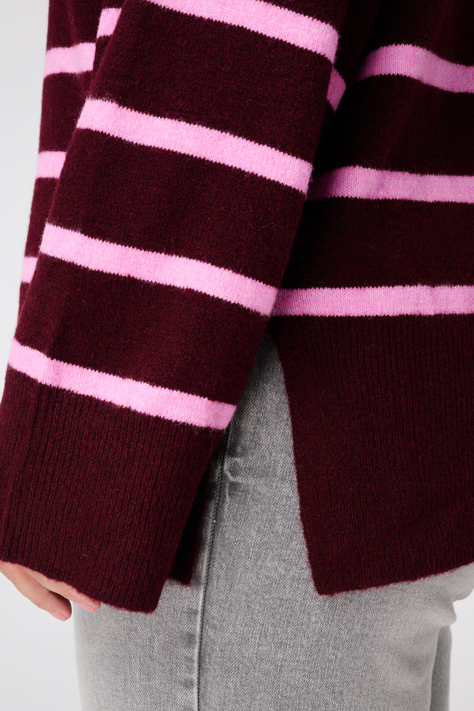 Jersey de punto con rayas y abertura image number 6
