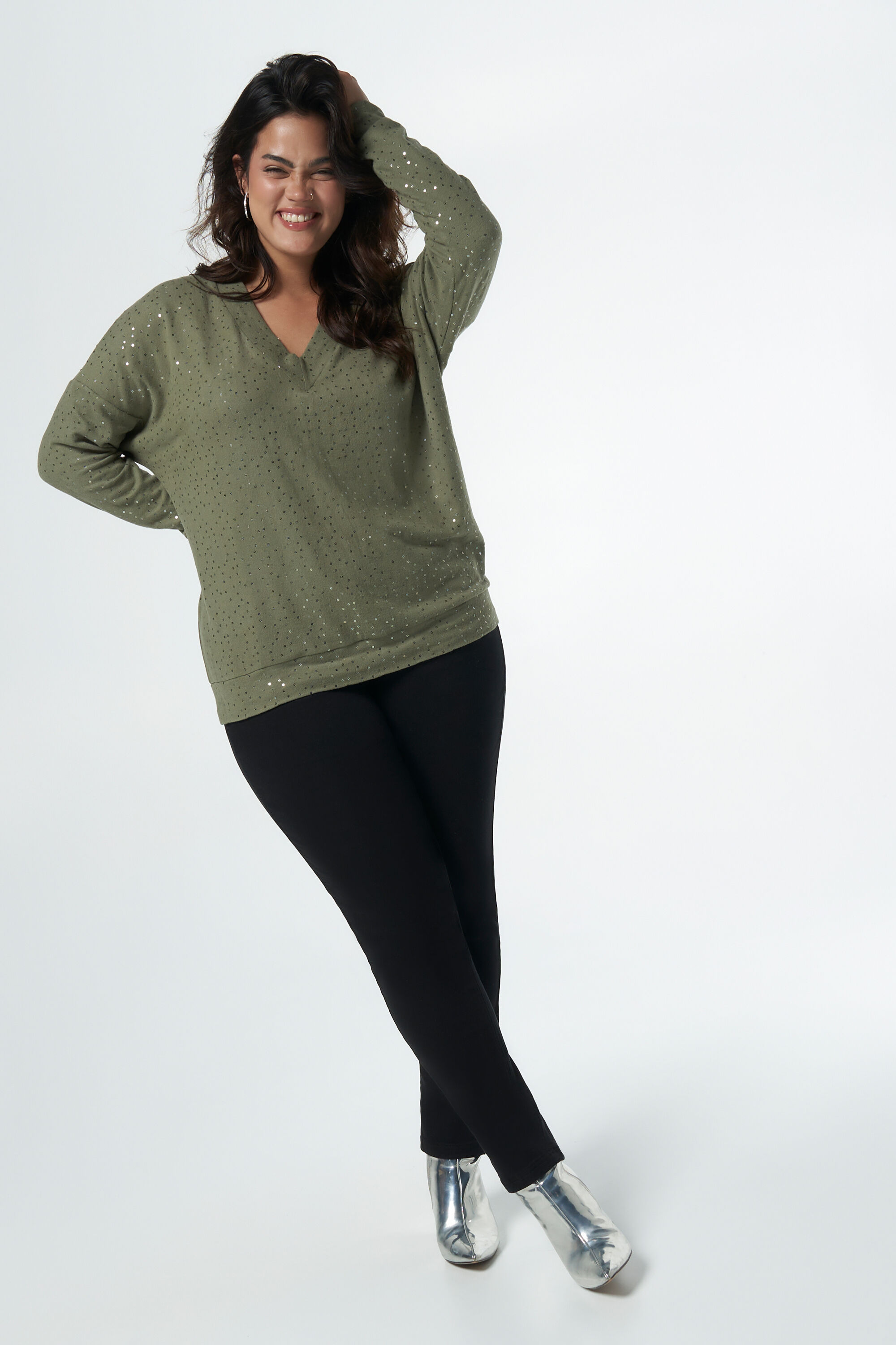 Top amplio con lentejuelas image number 5