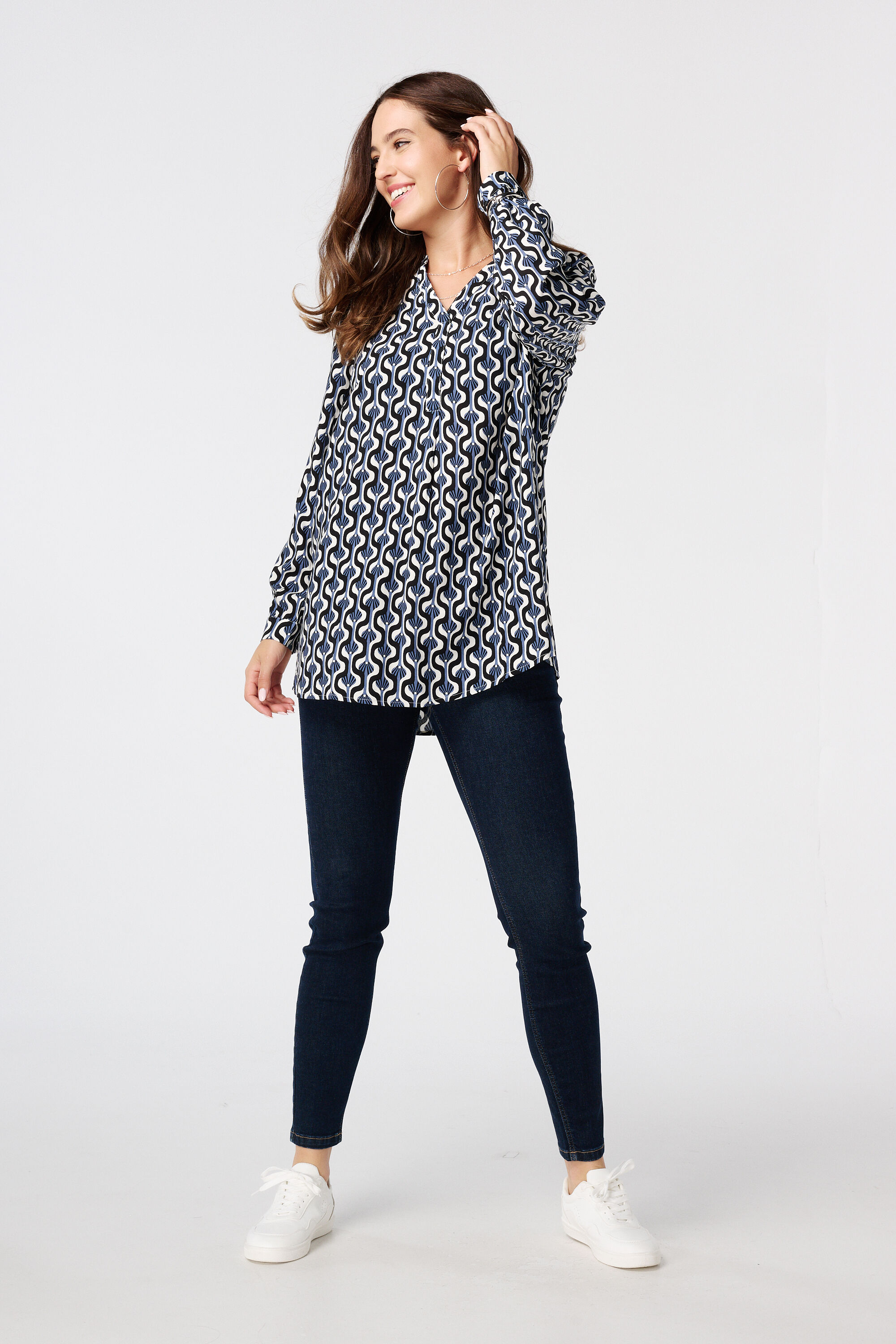 Blusa oversize con estampado image number 5