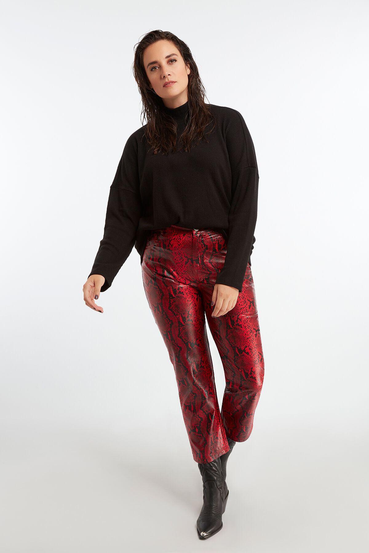 Pantal&oacute;n con estampado de serpiente image number 3