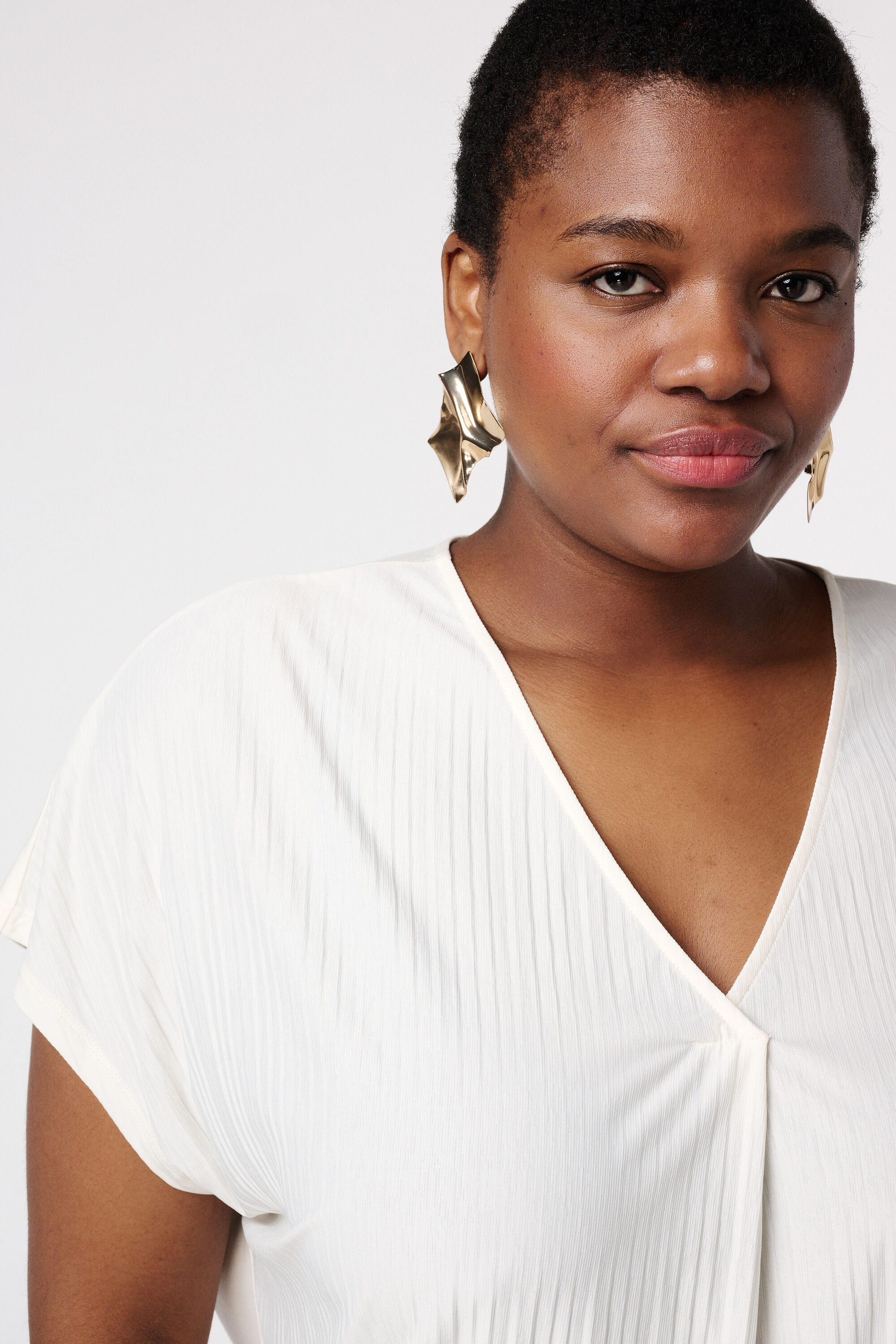 Top con textura y escote en V image number 4