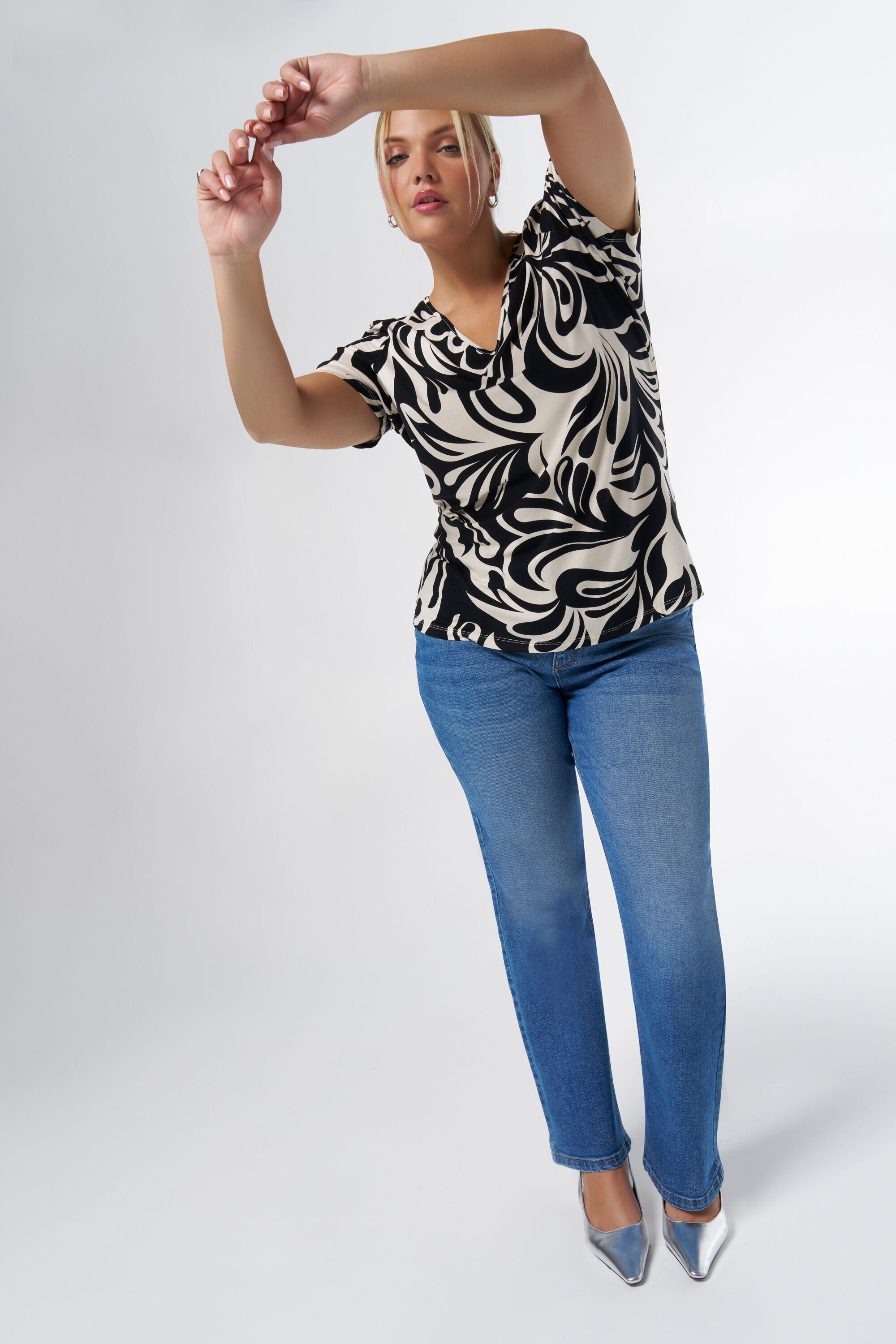 Top con estampado image number 6