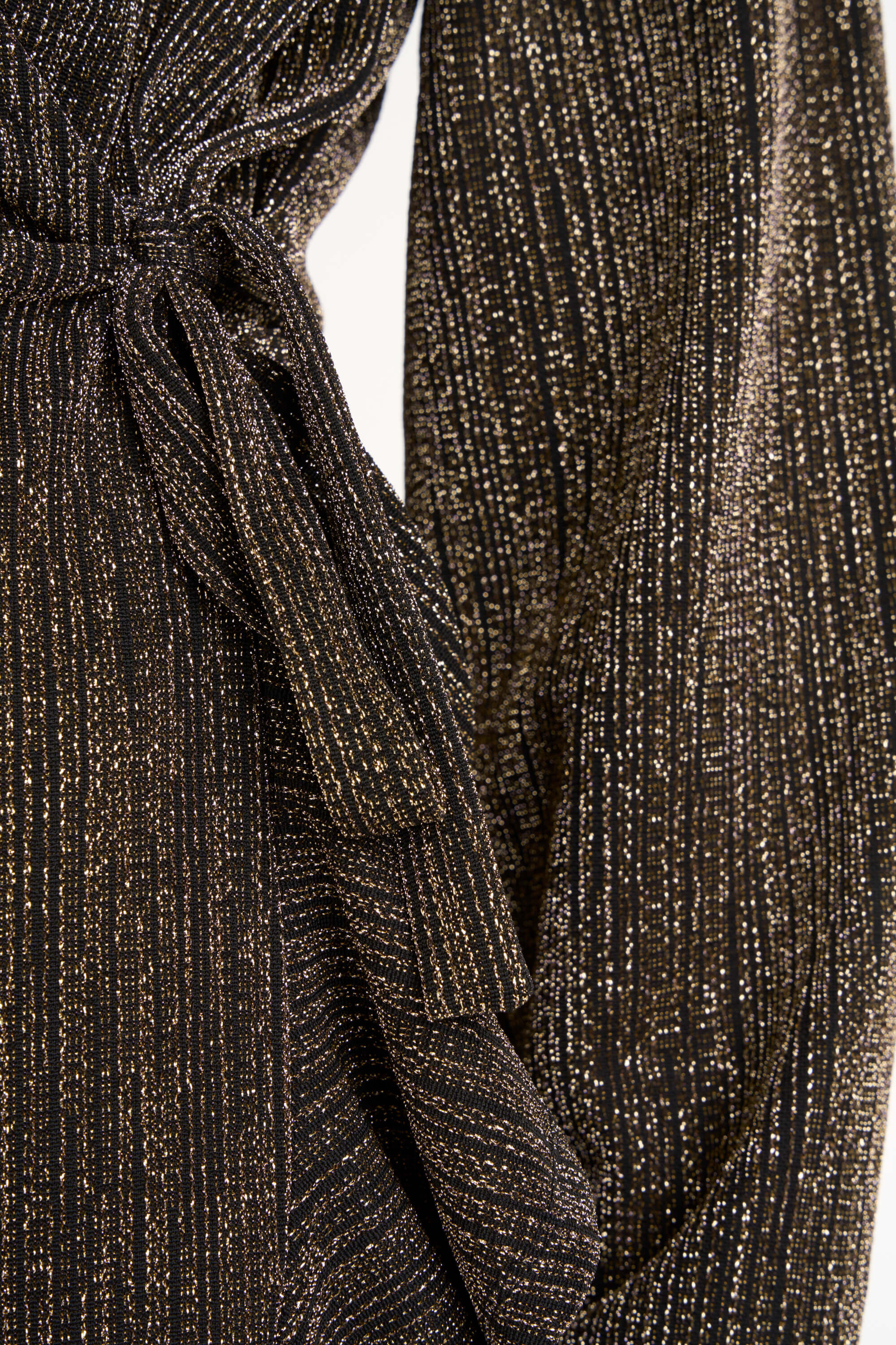 Vestido cruzado con purpurina image number 7