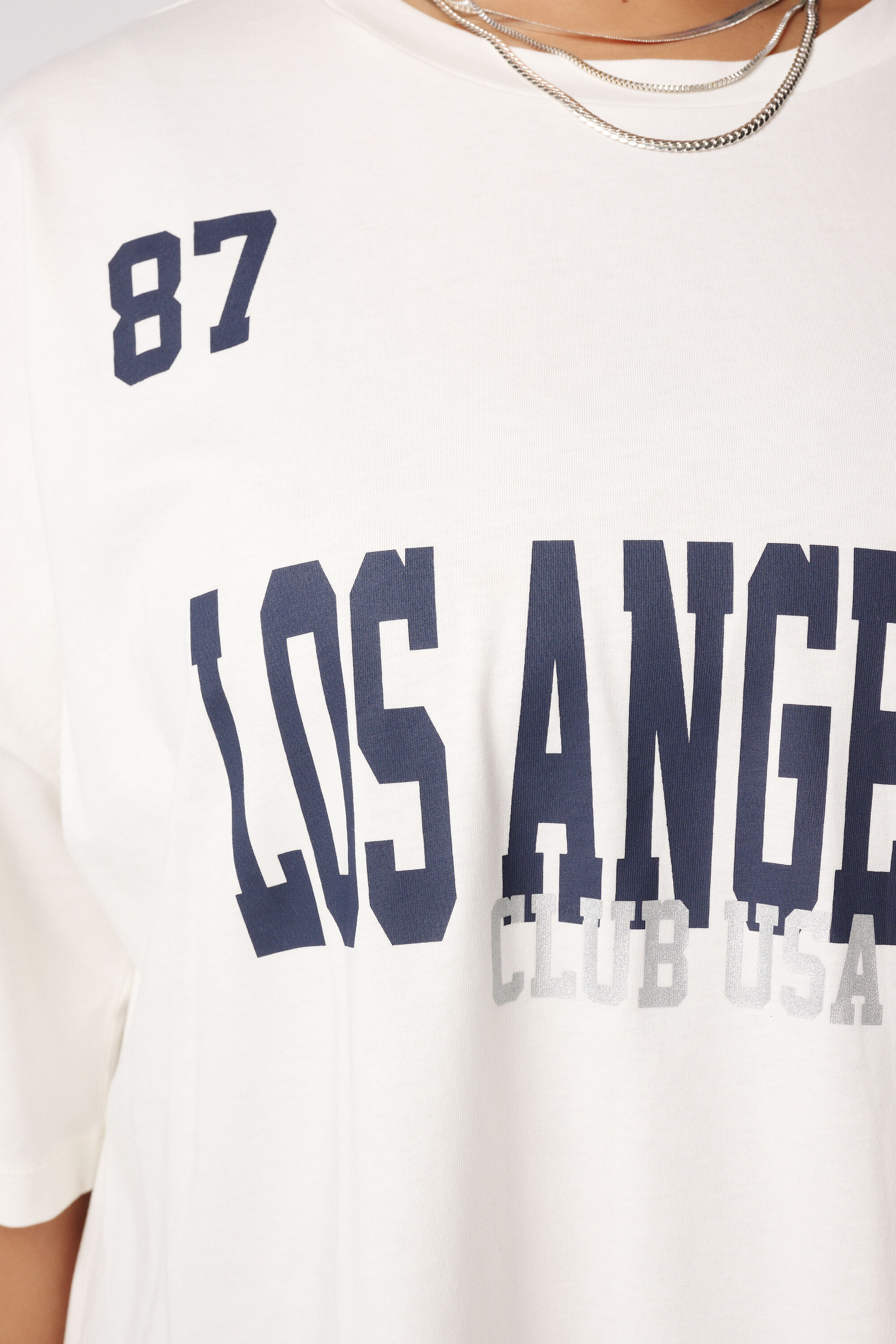 Camiseta holgada con texto image number 6