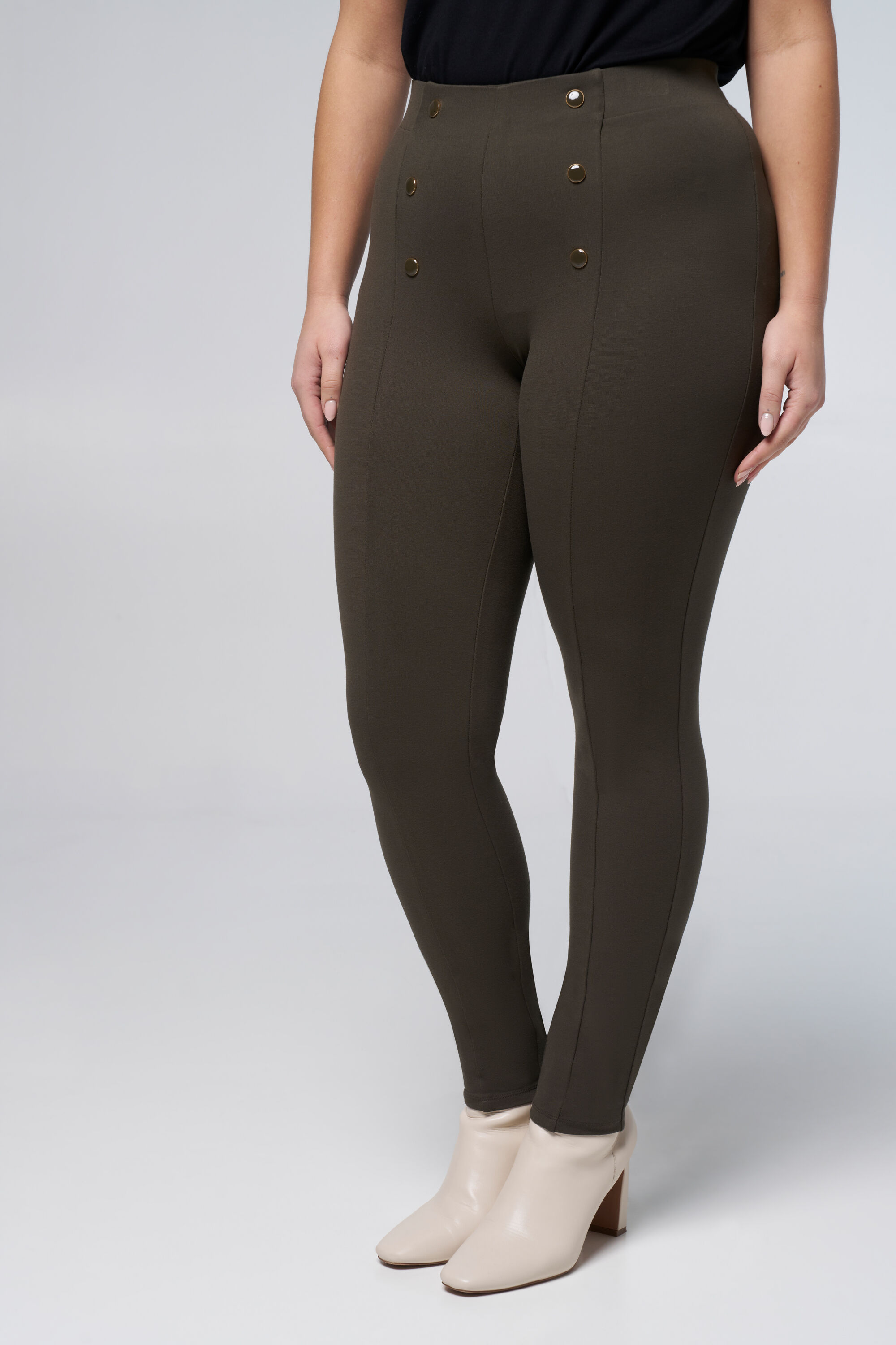 Tregging con botones dorados image number 5