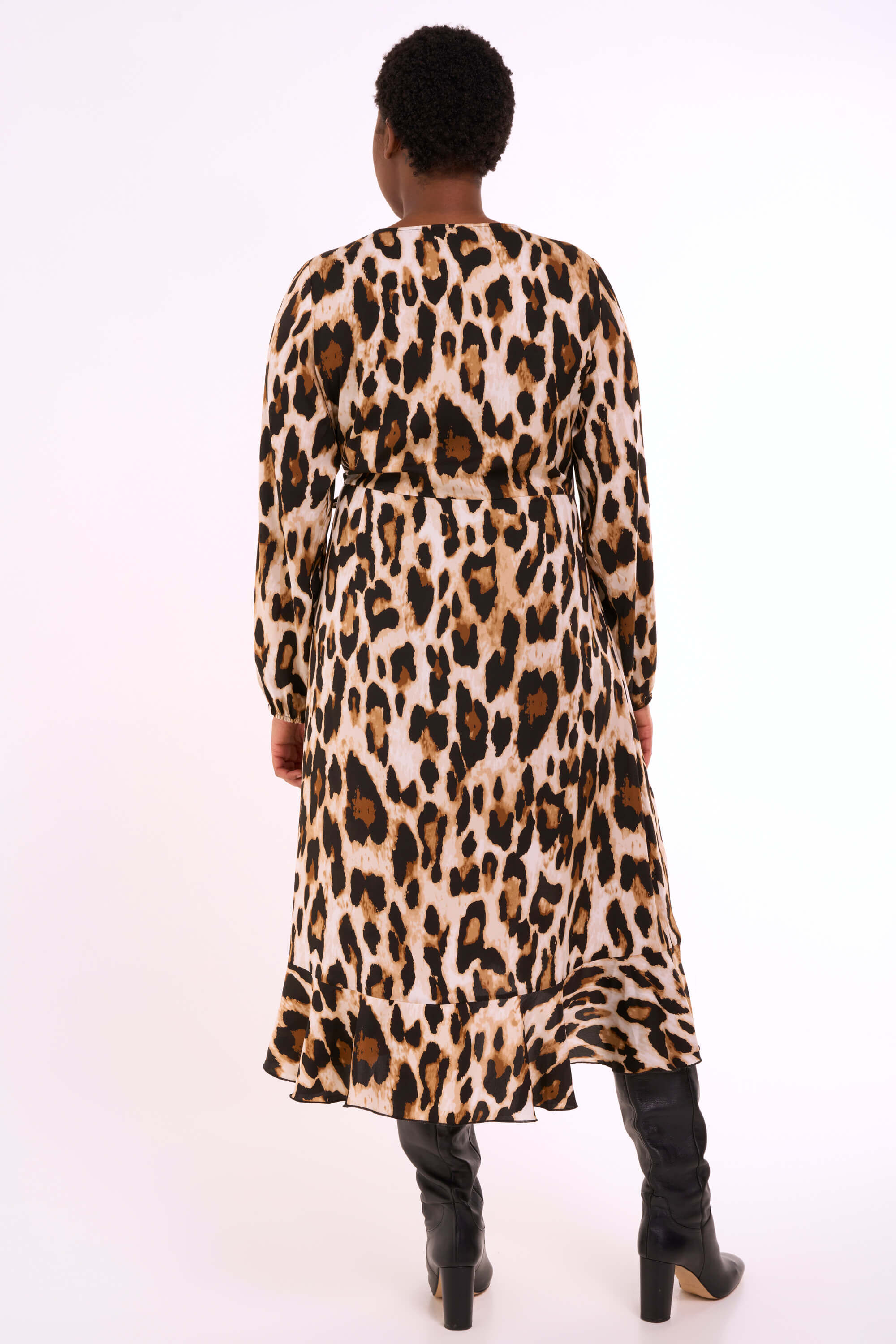 Vestido cruzado con estampado image number 4