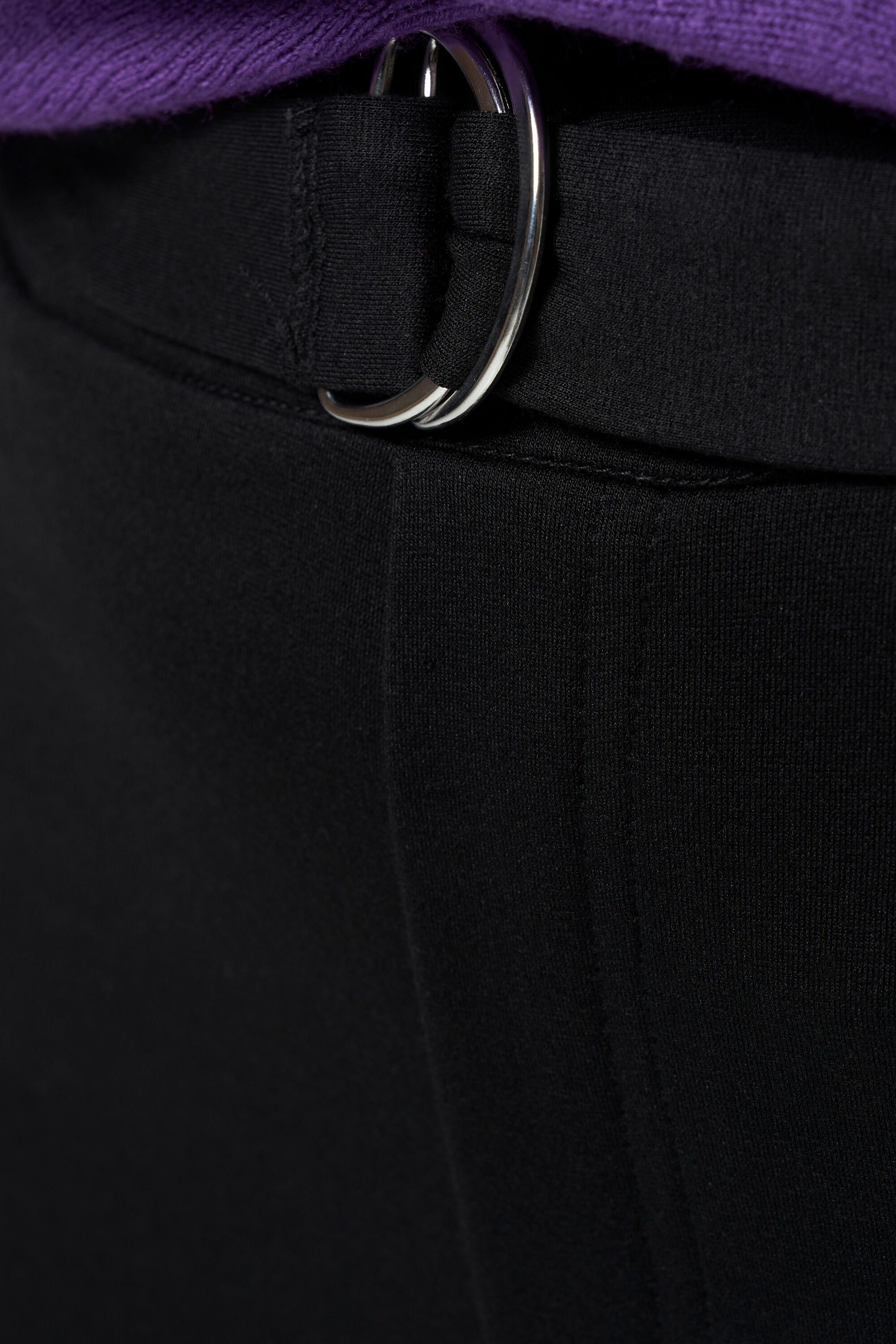 Pantalones con cinto image number 4