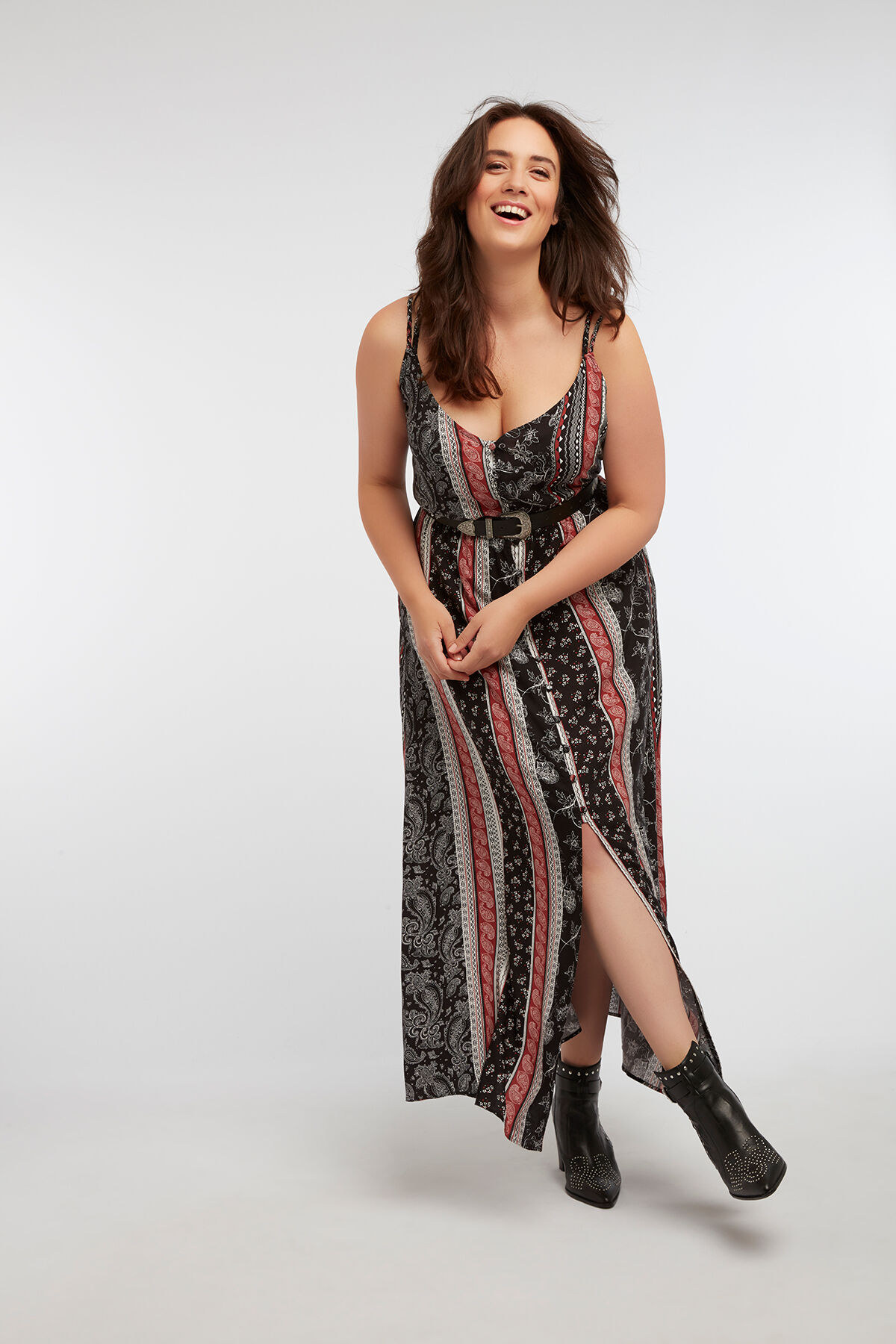 Vestido maxi con botones image number 3