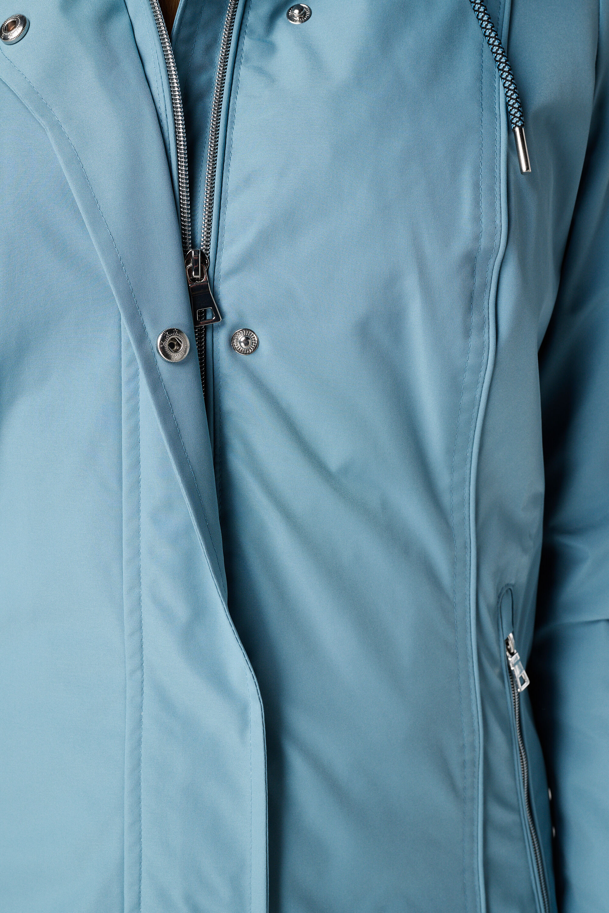 Chaqueta con capucha image number 6