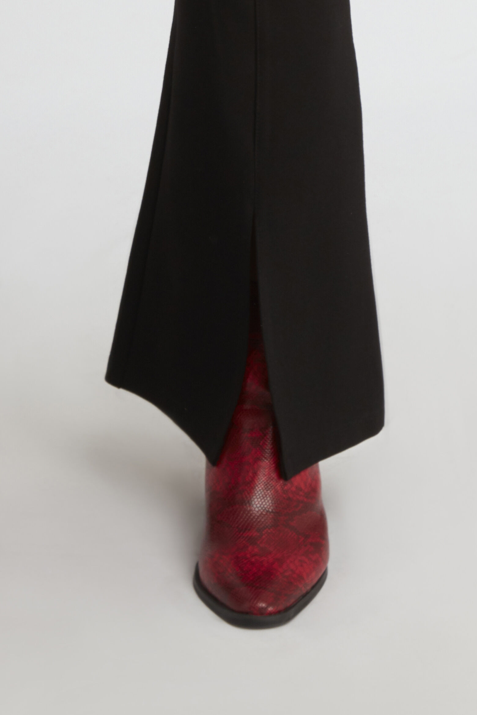 Legging con apertura frontal   image number 6