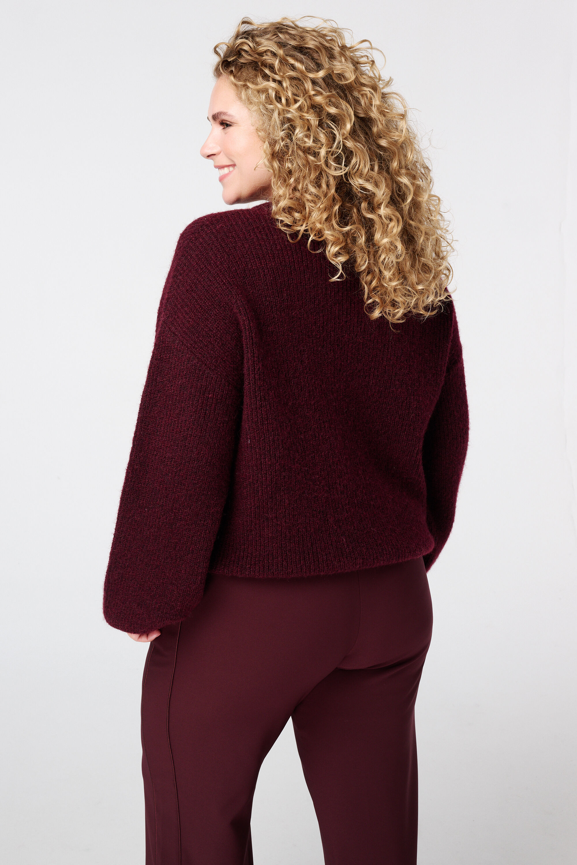 Jersey de punto fino con mangas abullonadas image number 3