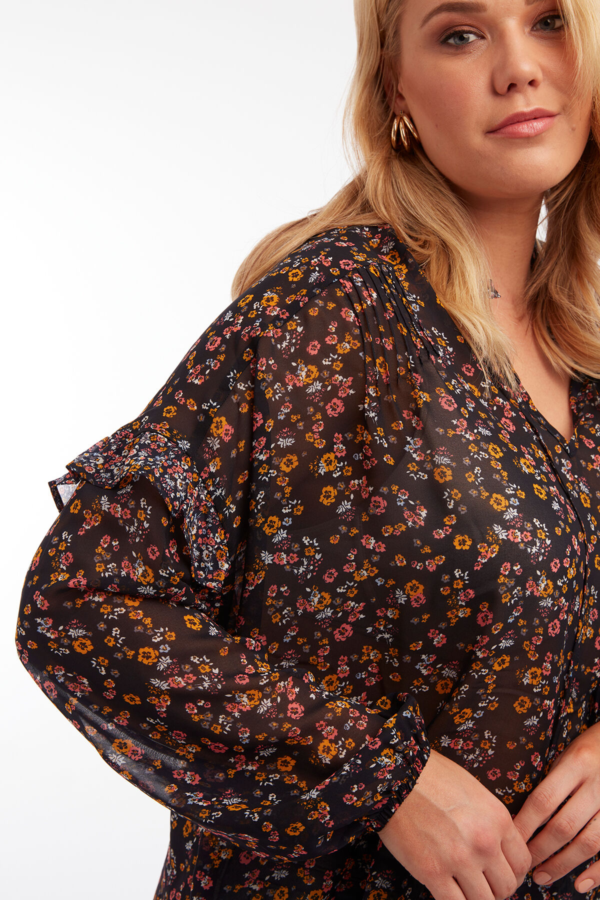 Blusa con estampado floral image number 4