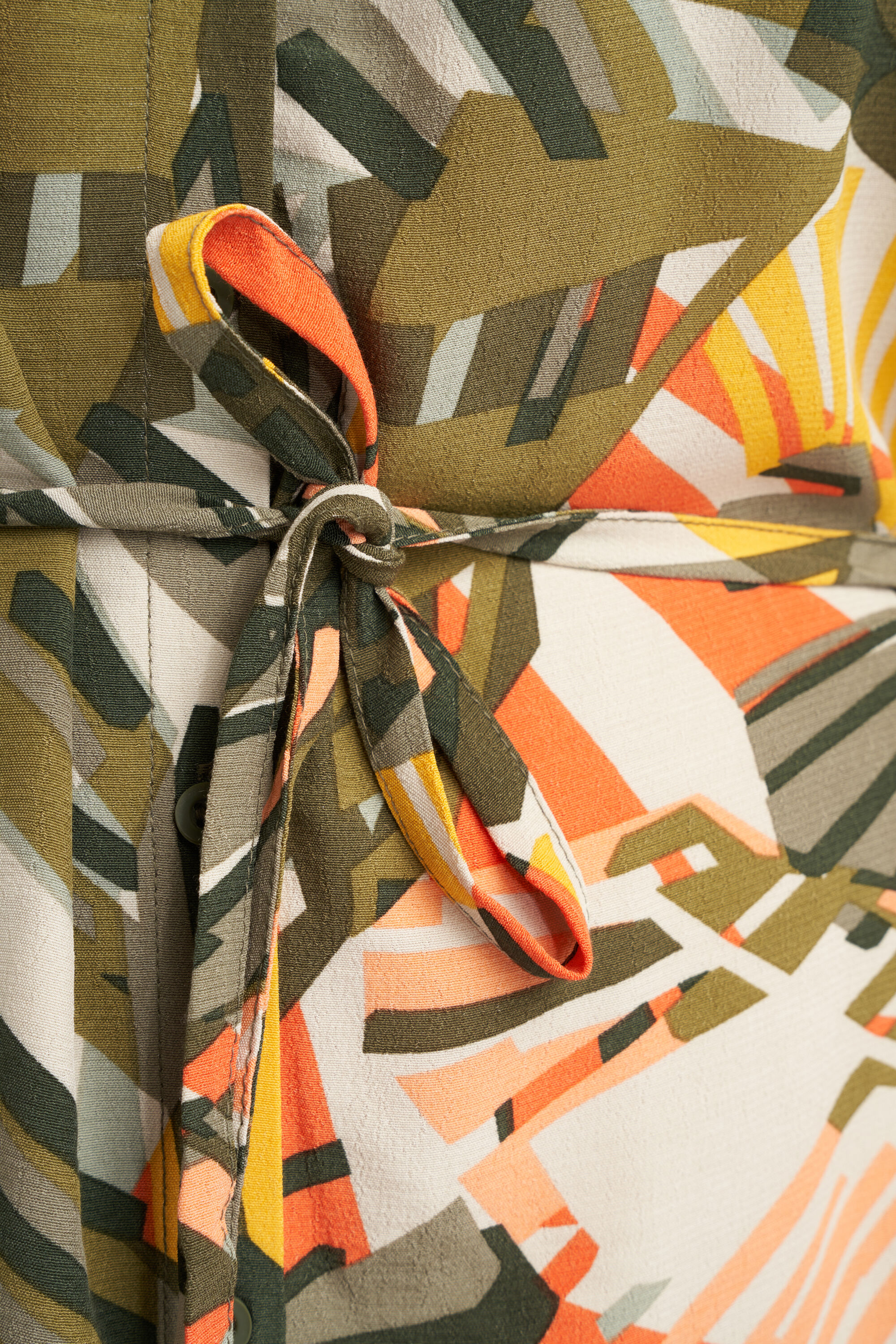 Vestido largo con cinto atado image number 5