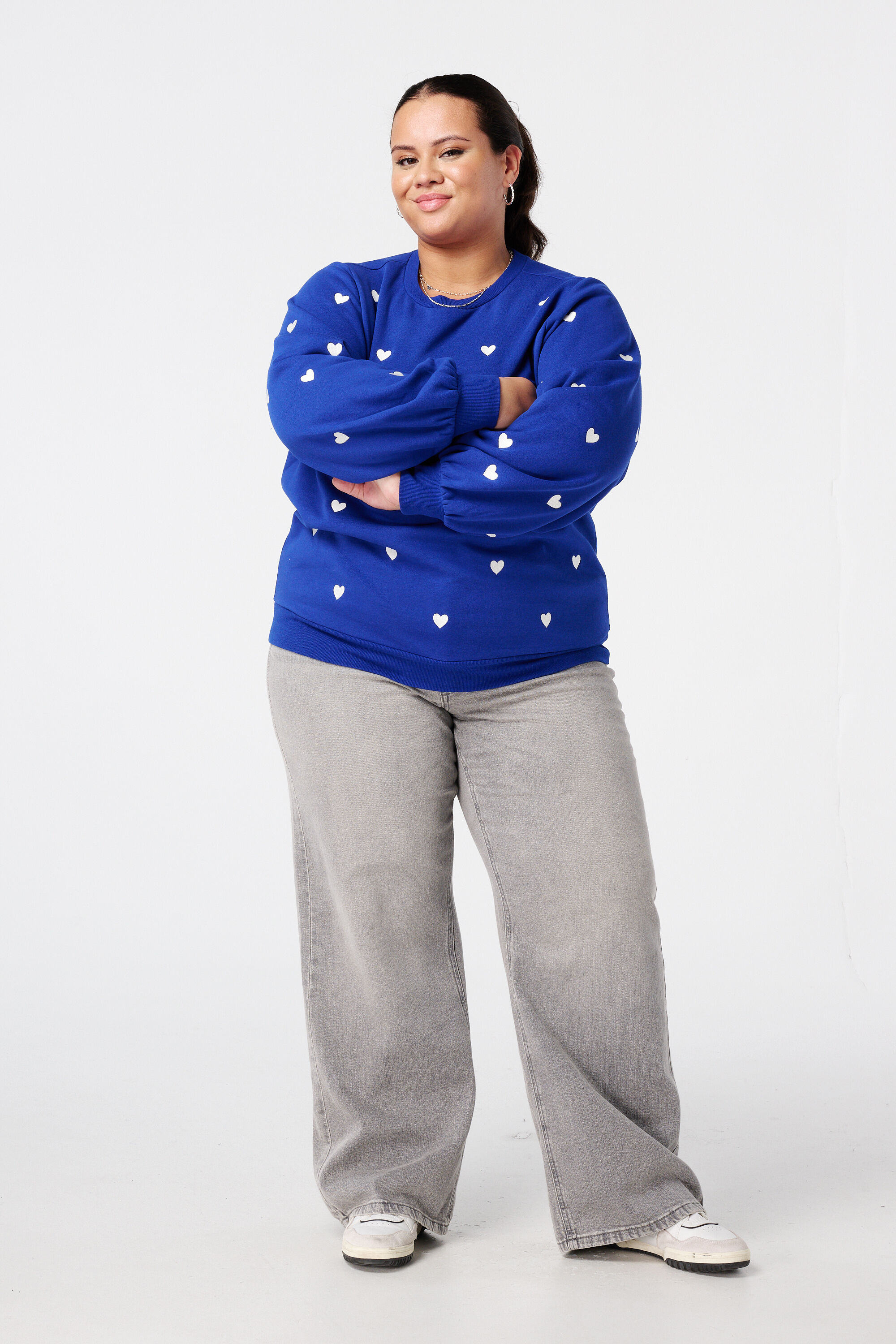 Jersey con corazones bordados y mangas abullonadas image number 5