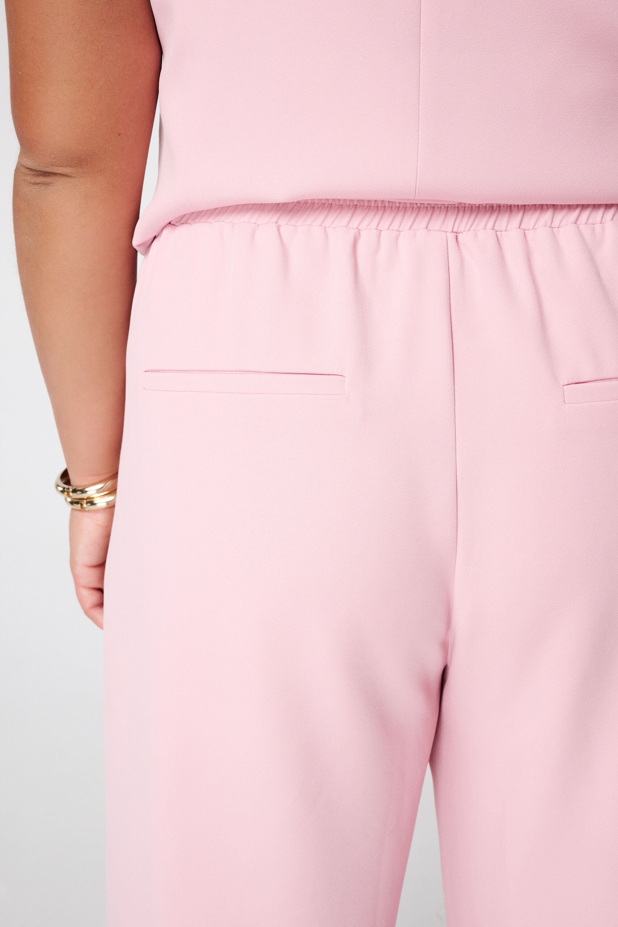 Pantal&oacute;n con cintura el&aacute;stica image number 4