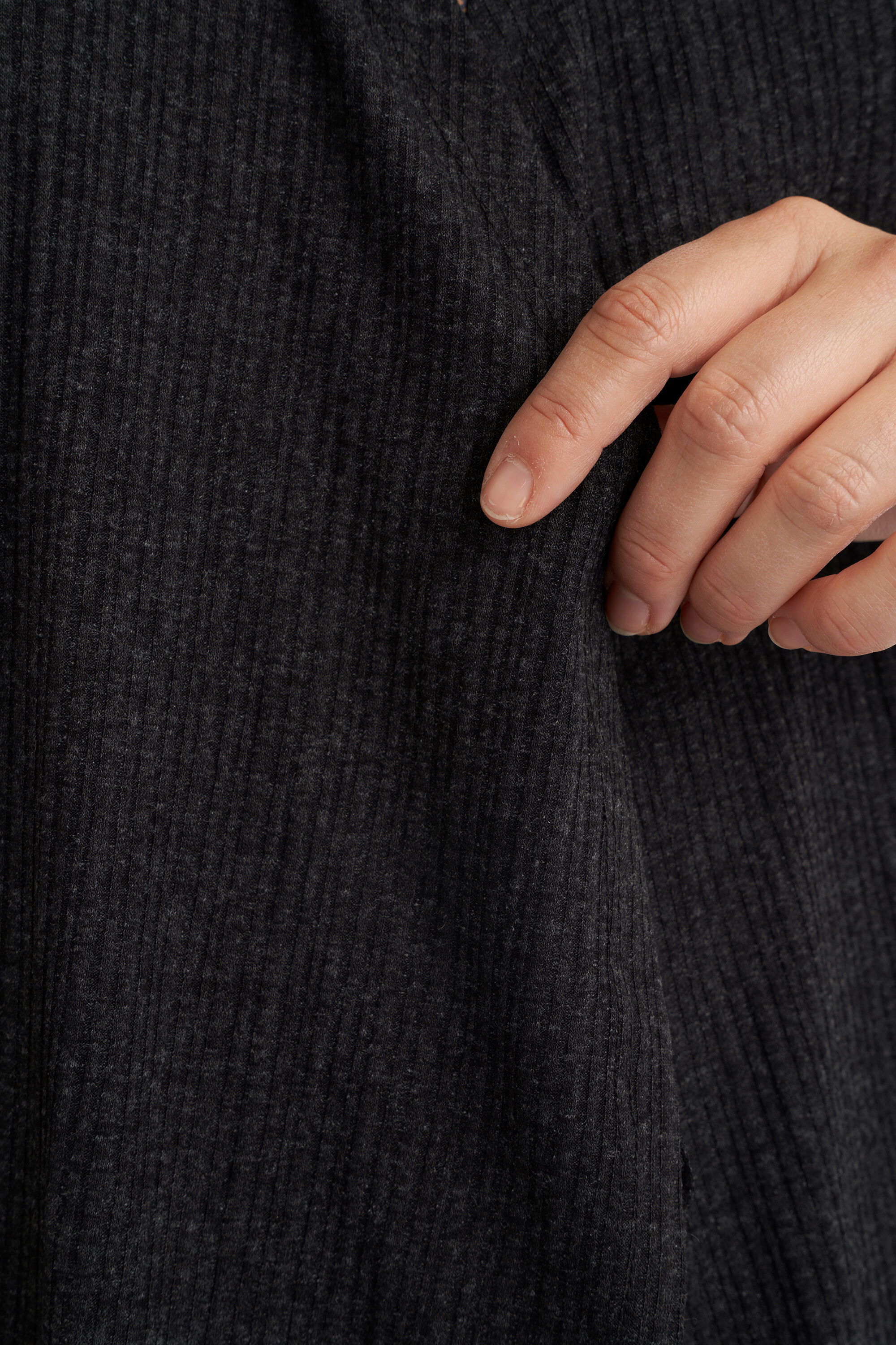 C&aacute;rdigan con tejido acanalado image number 4