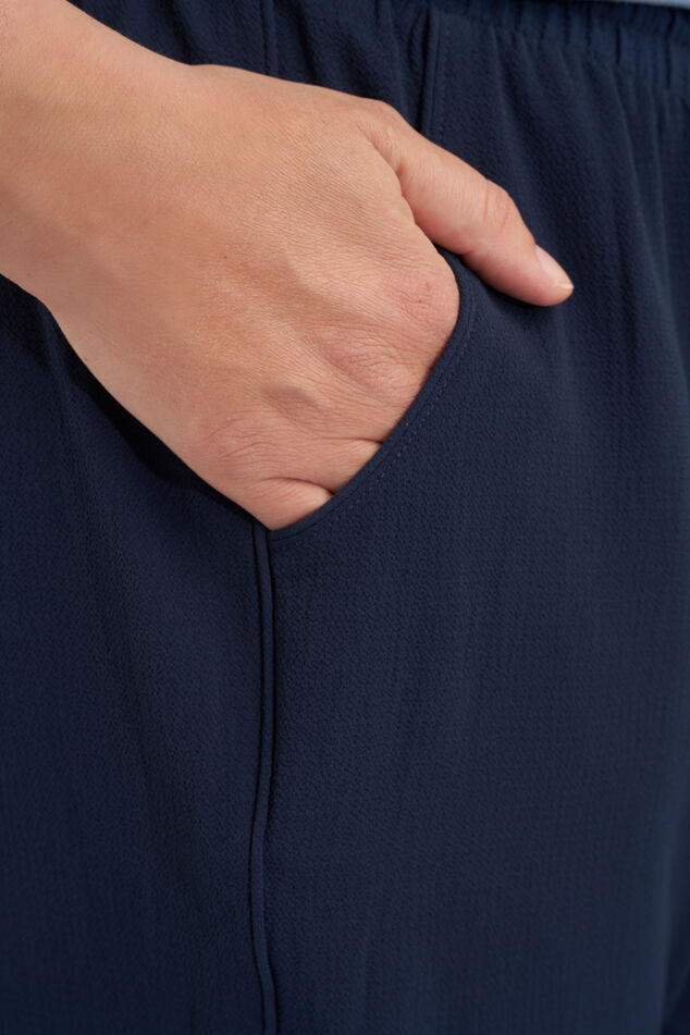 Pantalones de corte holgado image number 5