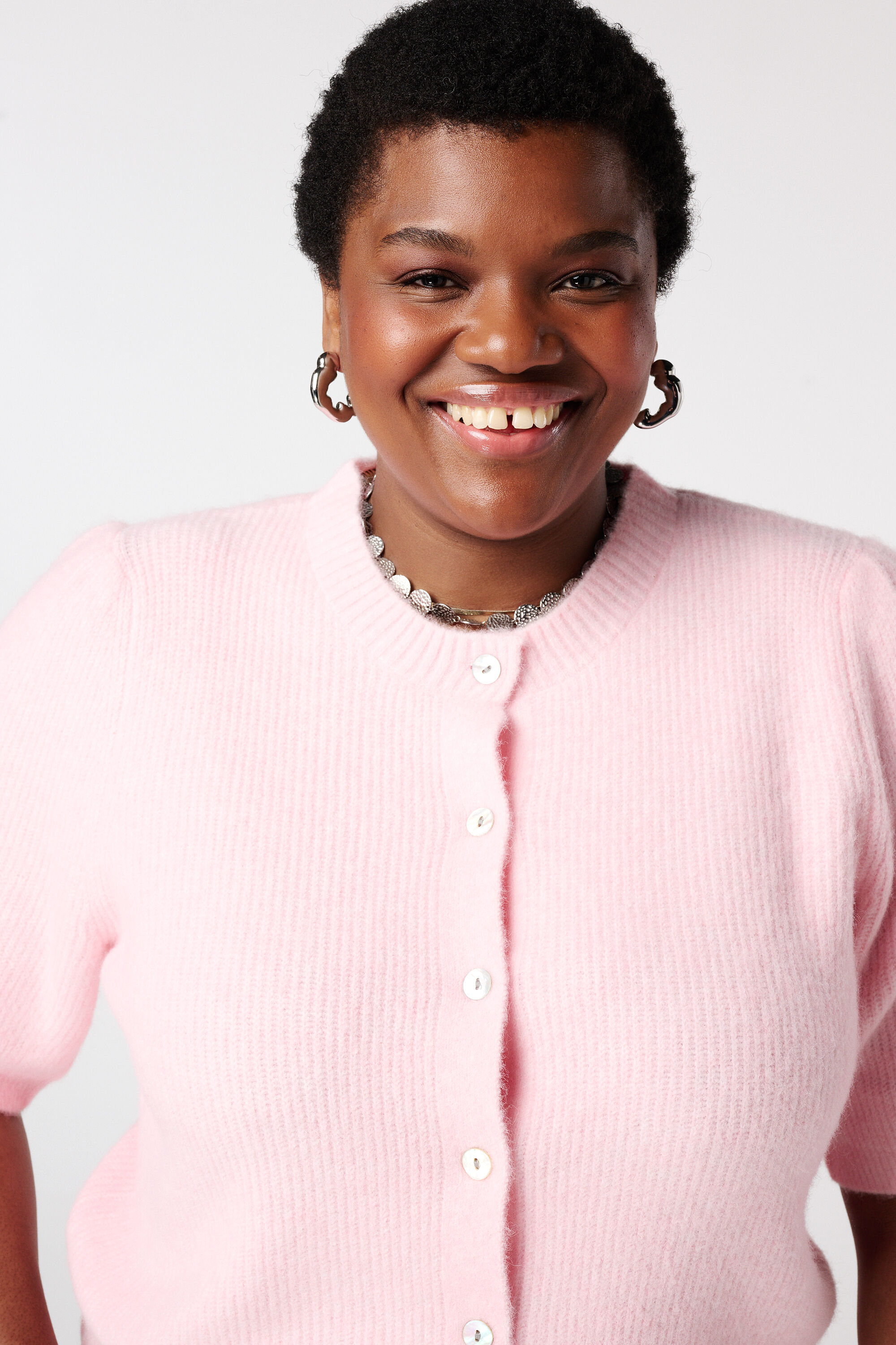 C&aacute;rdigan de manga corta image number 4