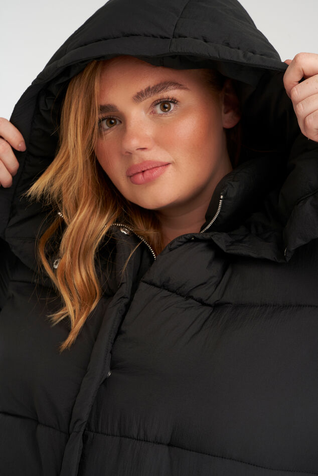 Abrigo largo acolchado con capucha  image number 4