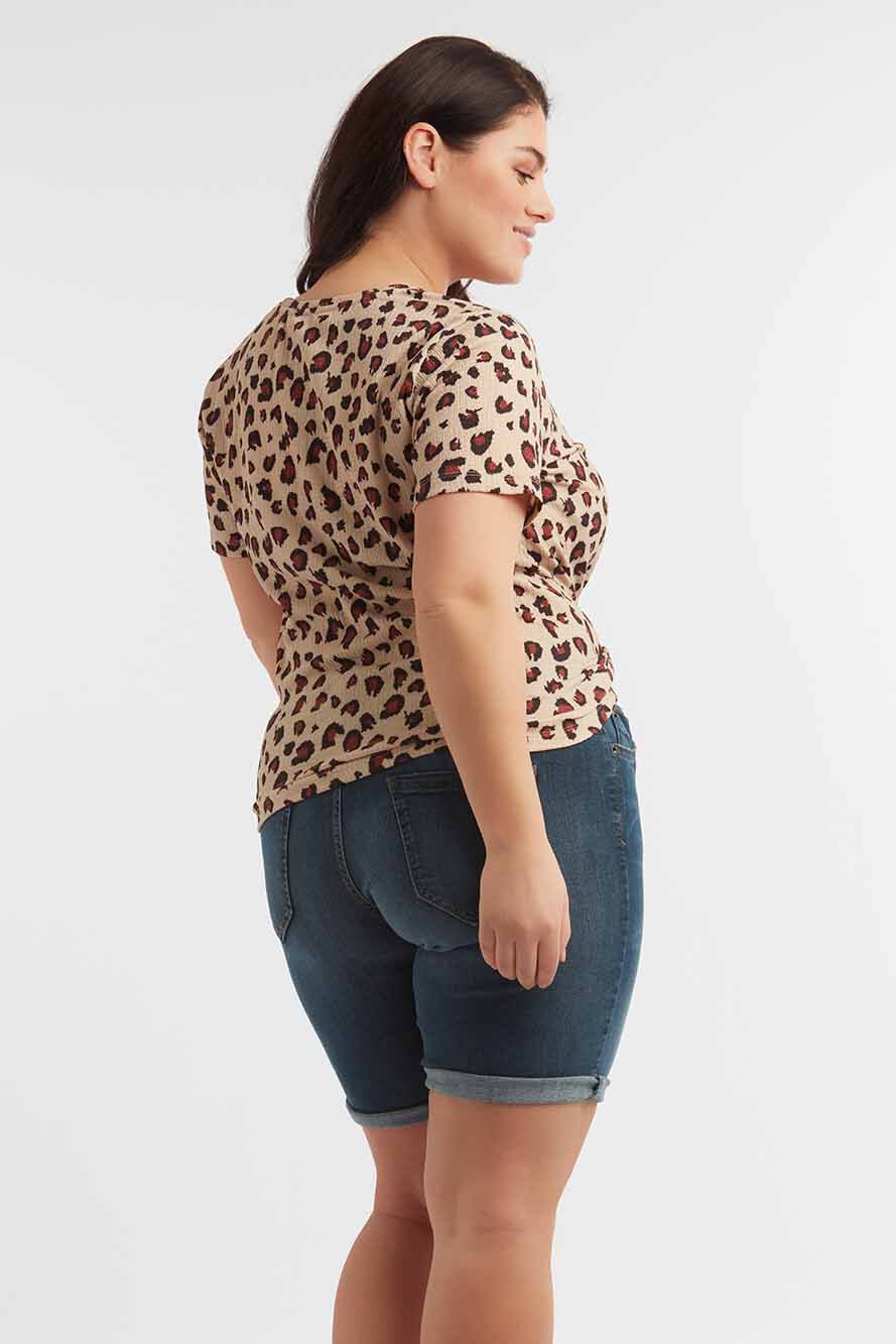 Camiseta de animal print con nudo image number 3
