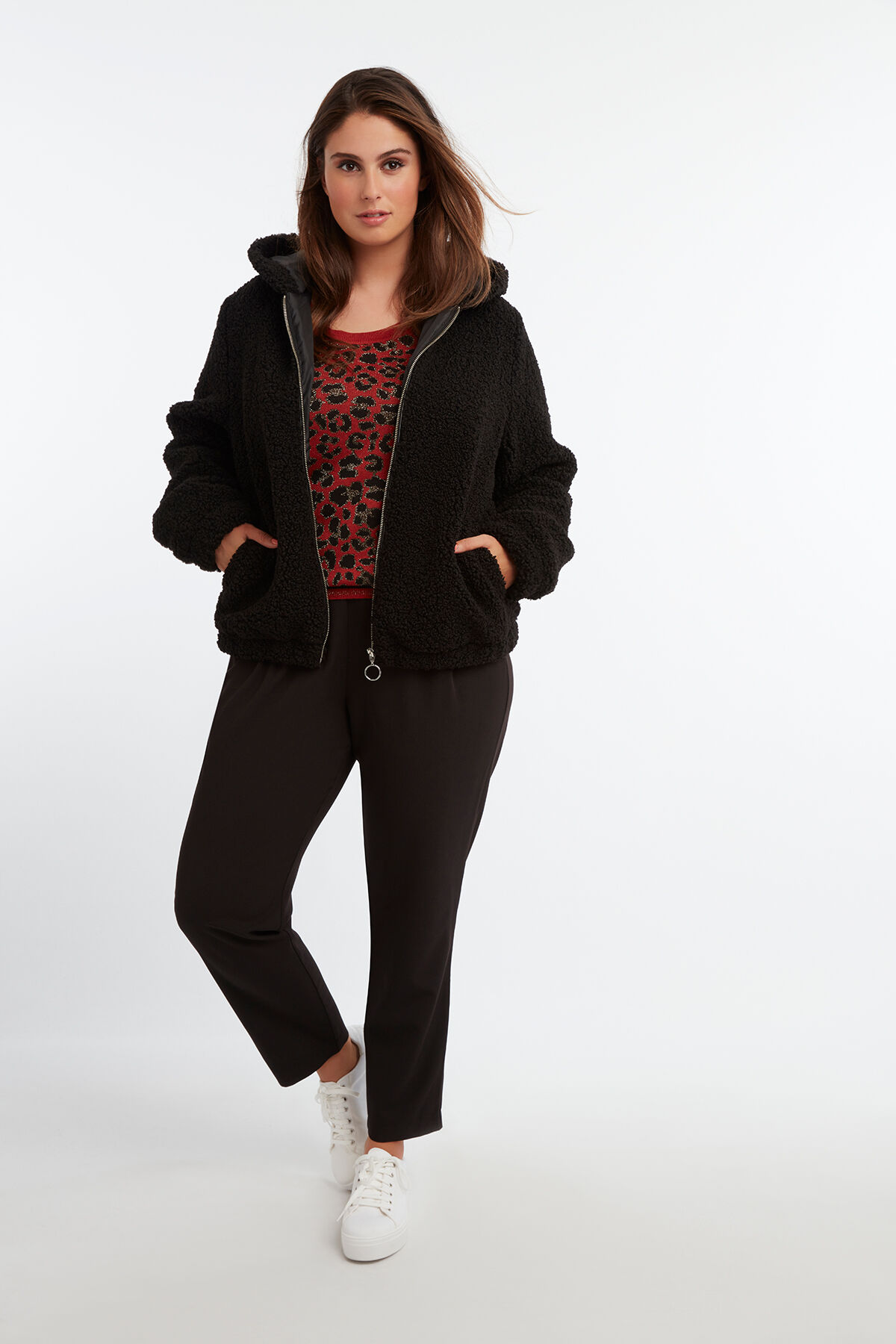 Abrigo de peluche image number 3