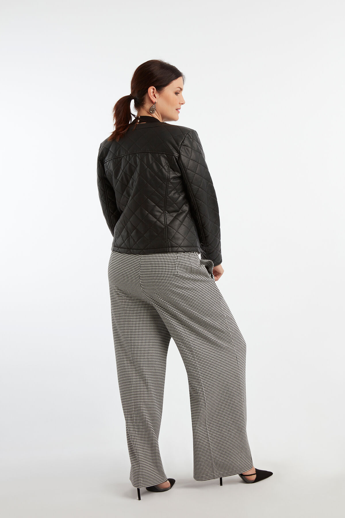 Chaqueta de cuero sint&eacute;tico con cuello redondo image number 5