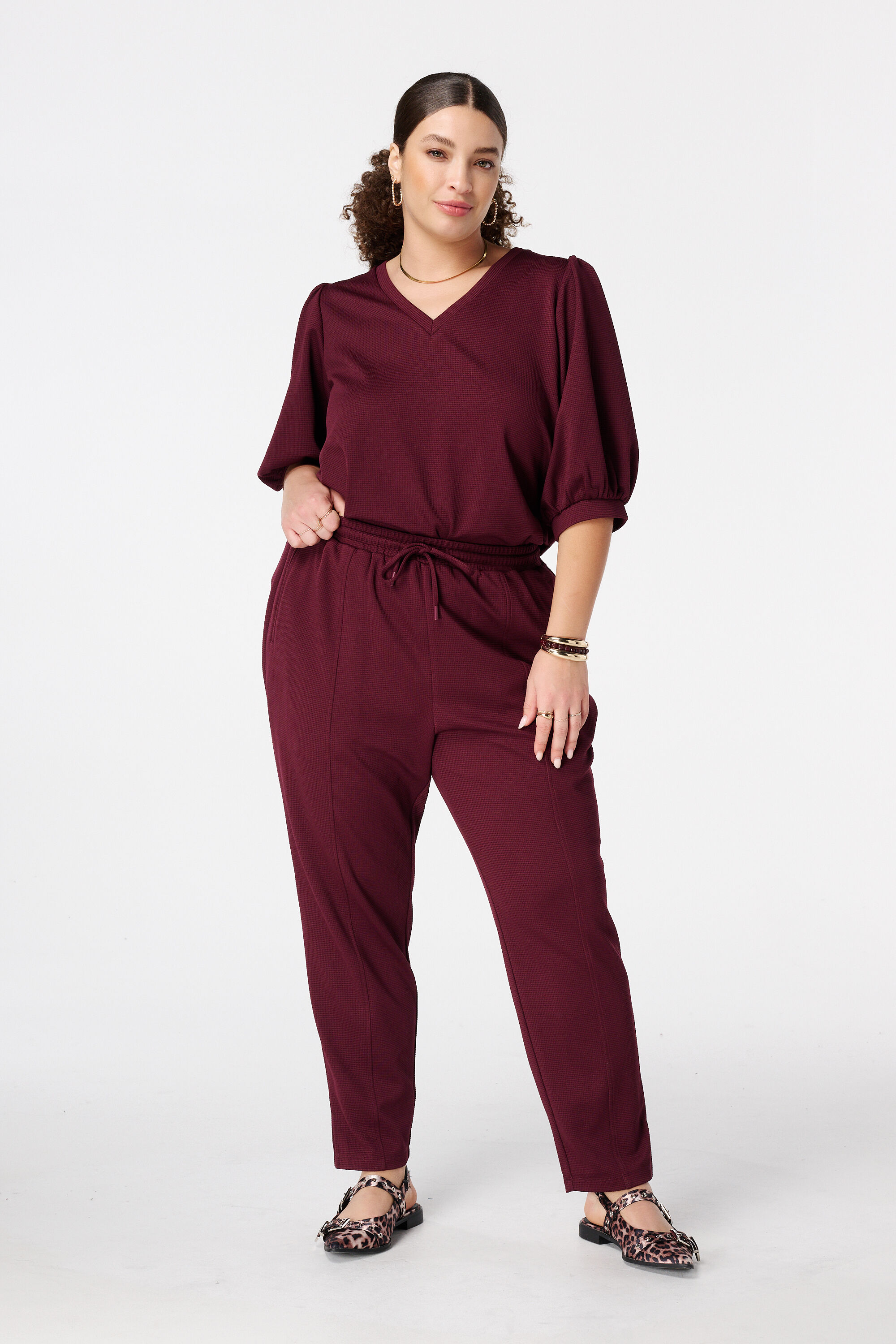 Pantalones con cord&oacute;n ajustable