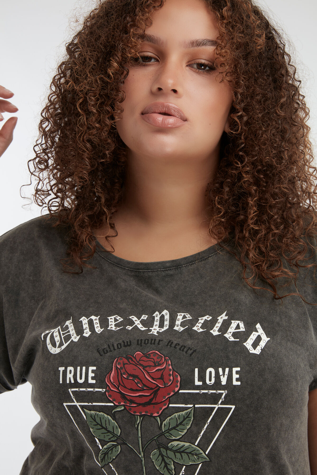 Camiseta larga con estampado image number 4