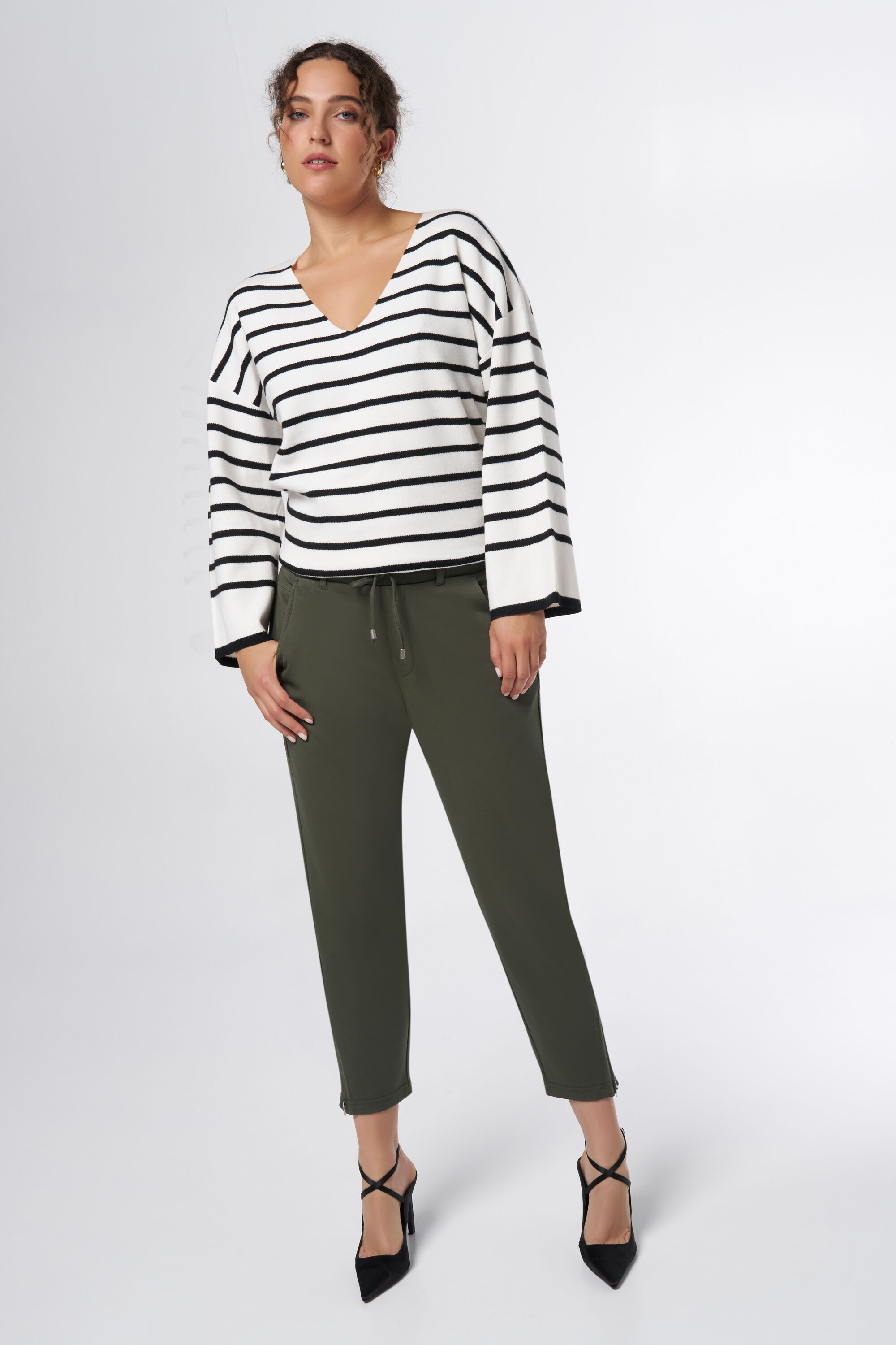 Pantalones el&aacute;sticos image number 6