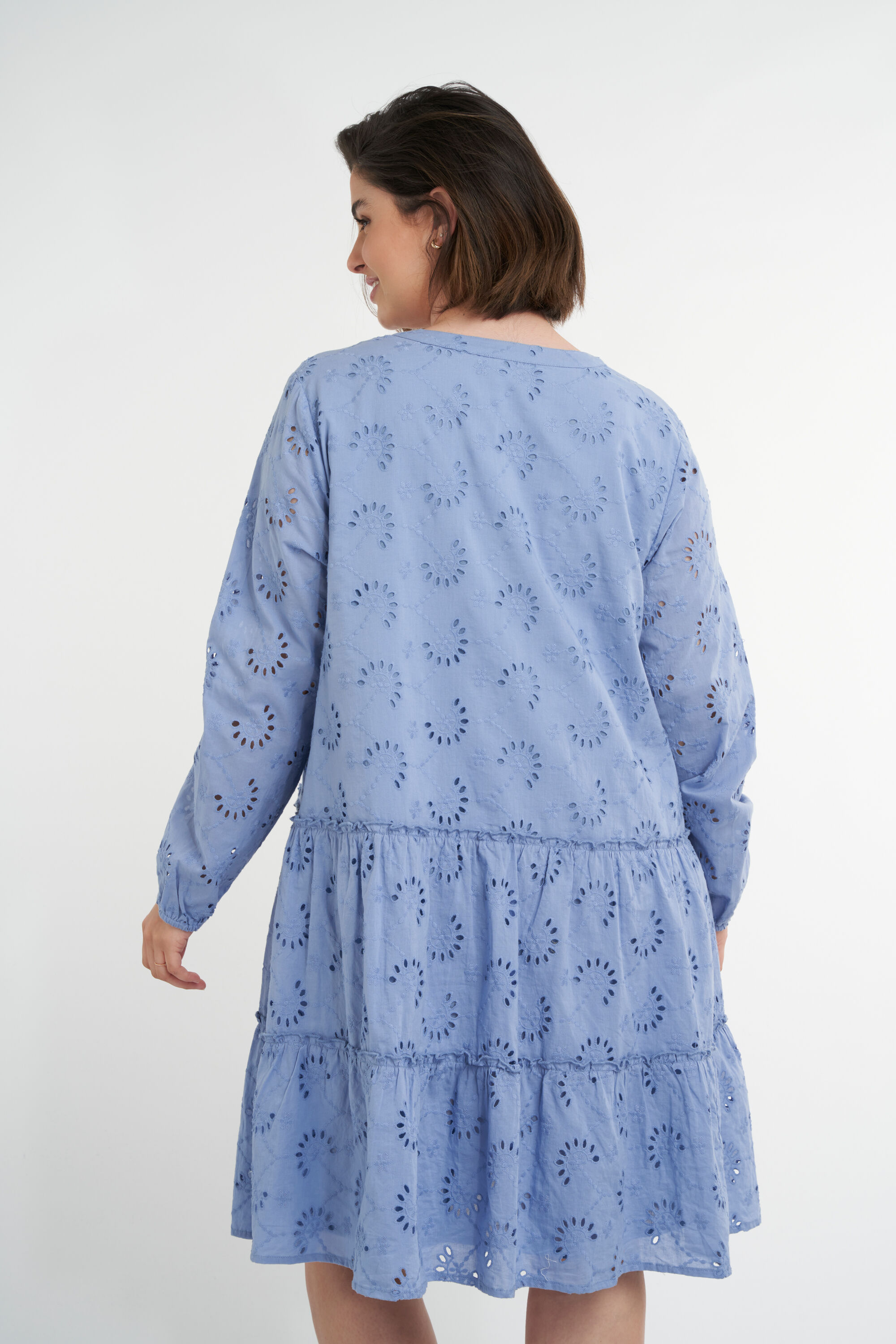 Vestido con volantes y corte en A image number 4