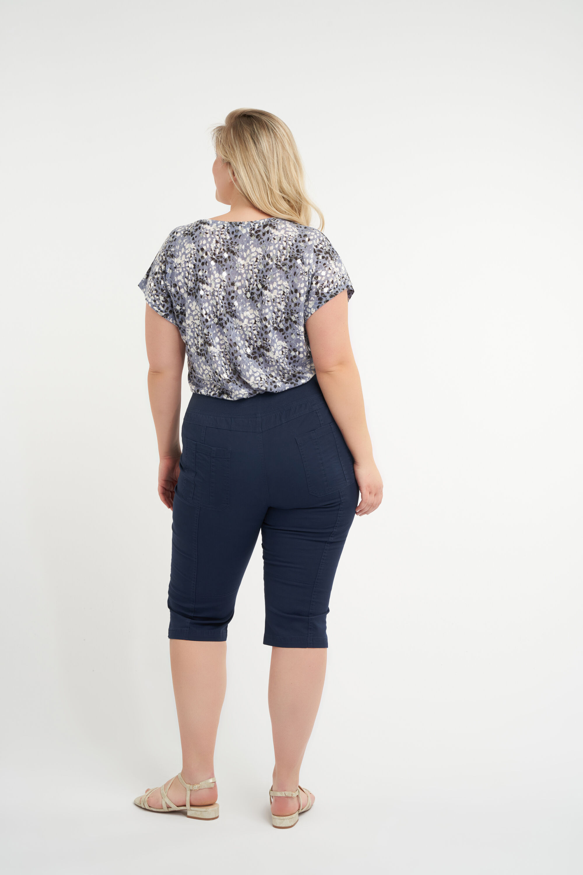 Pantalones pirata con cintura el&aacute;stica image number 3