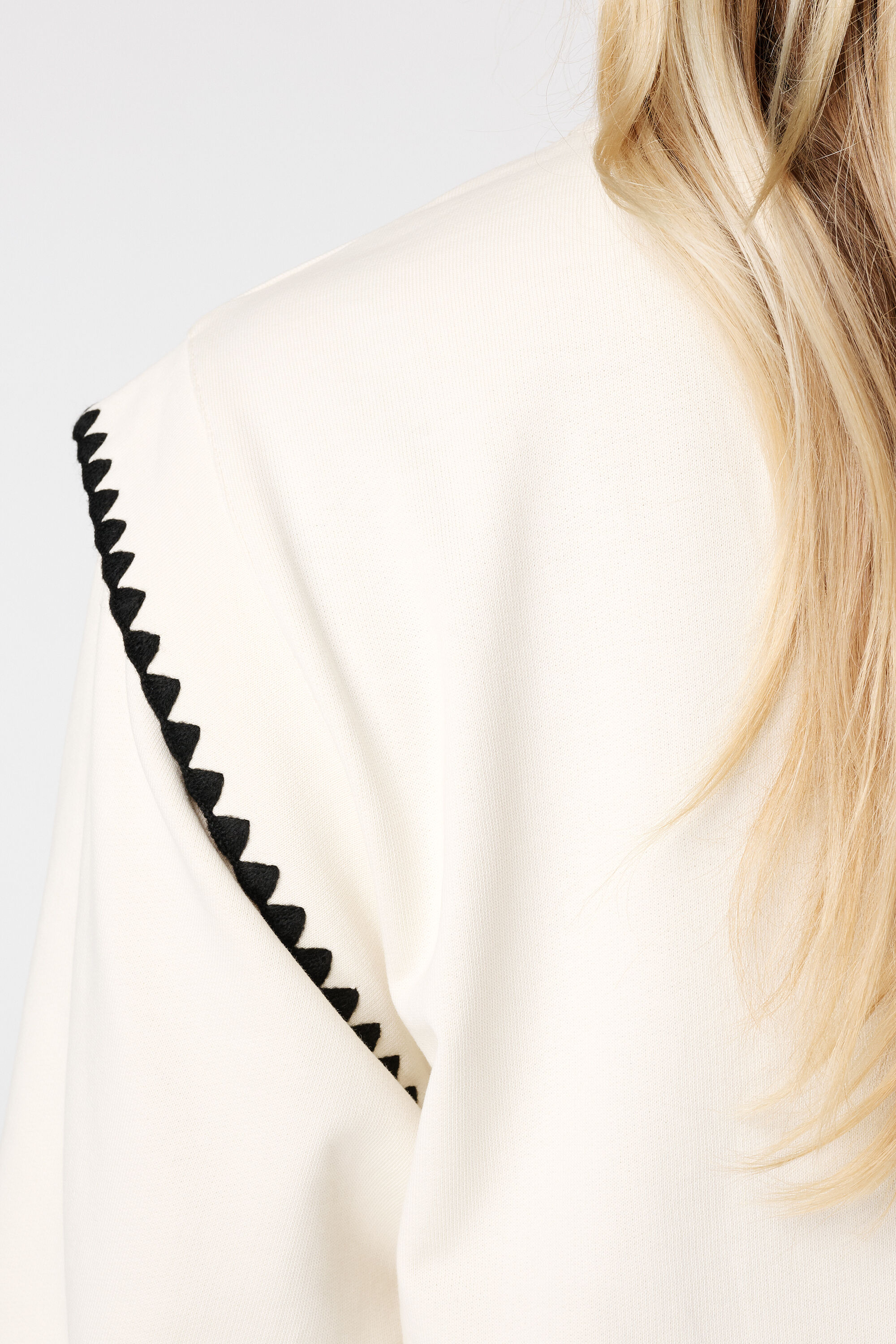 Jersey con ribetes en contraste image number 6