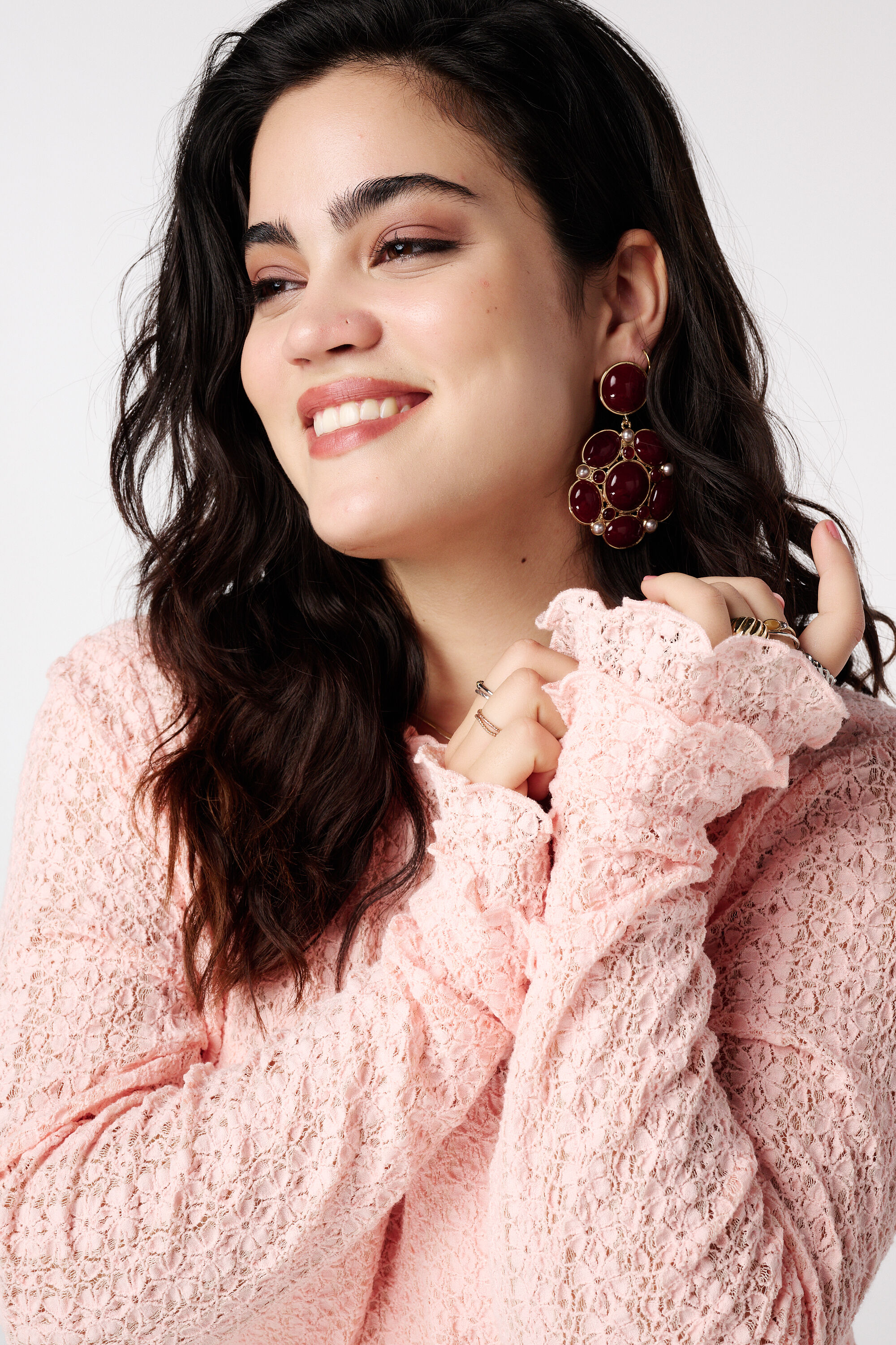 Top de encaje con mangas acampanadas image number 4