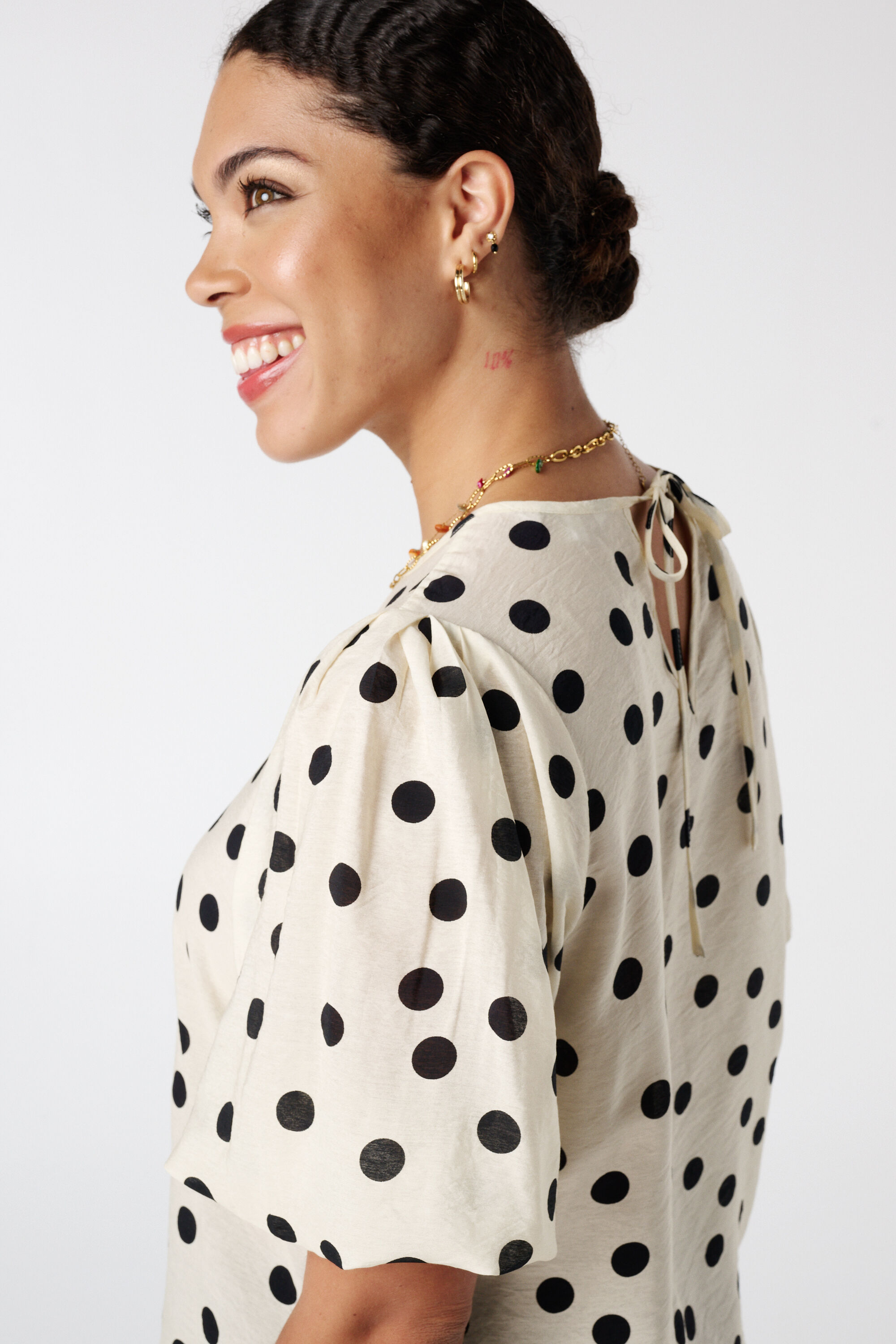 Blusa con lunares image number 4