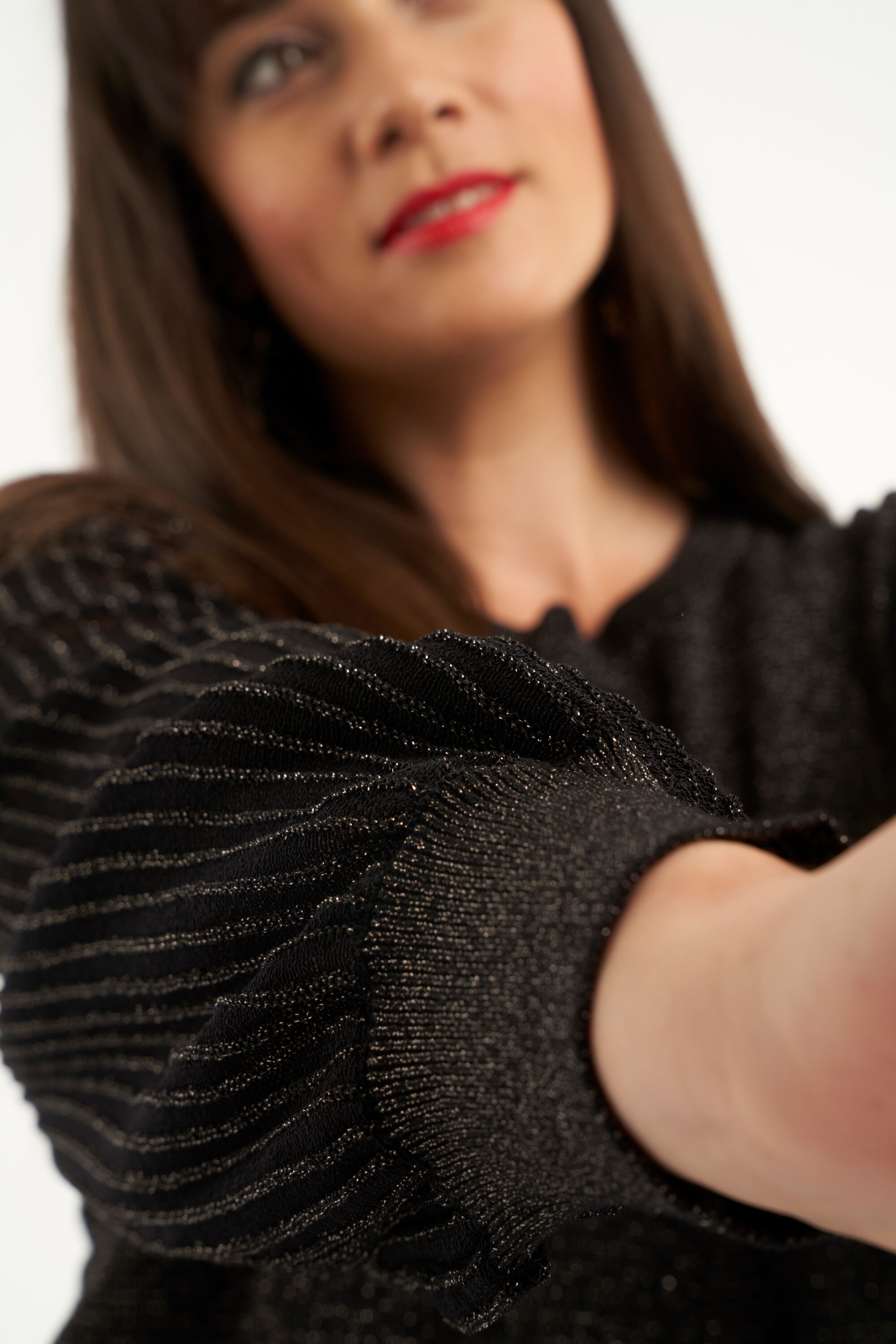 Su&eacute;ter con detalle de purpurina image number 4