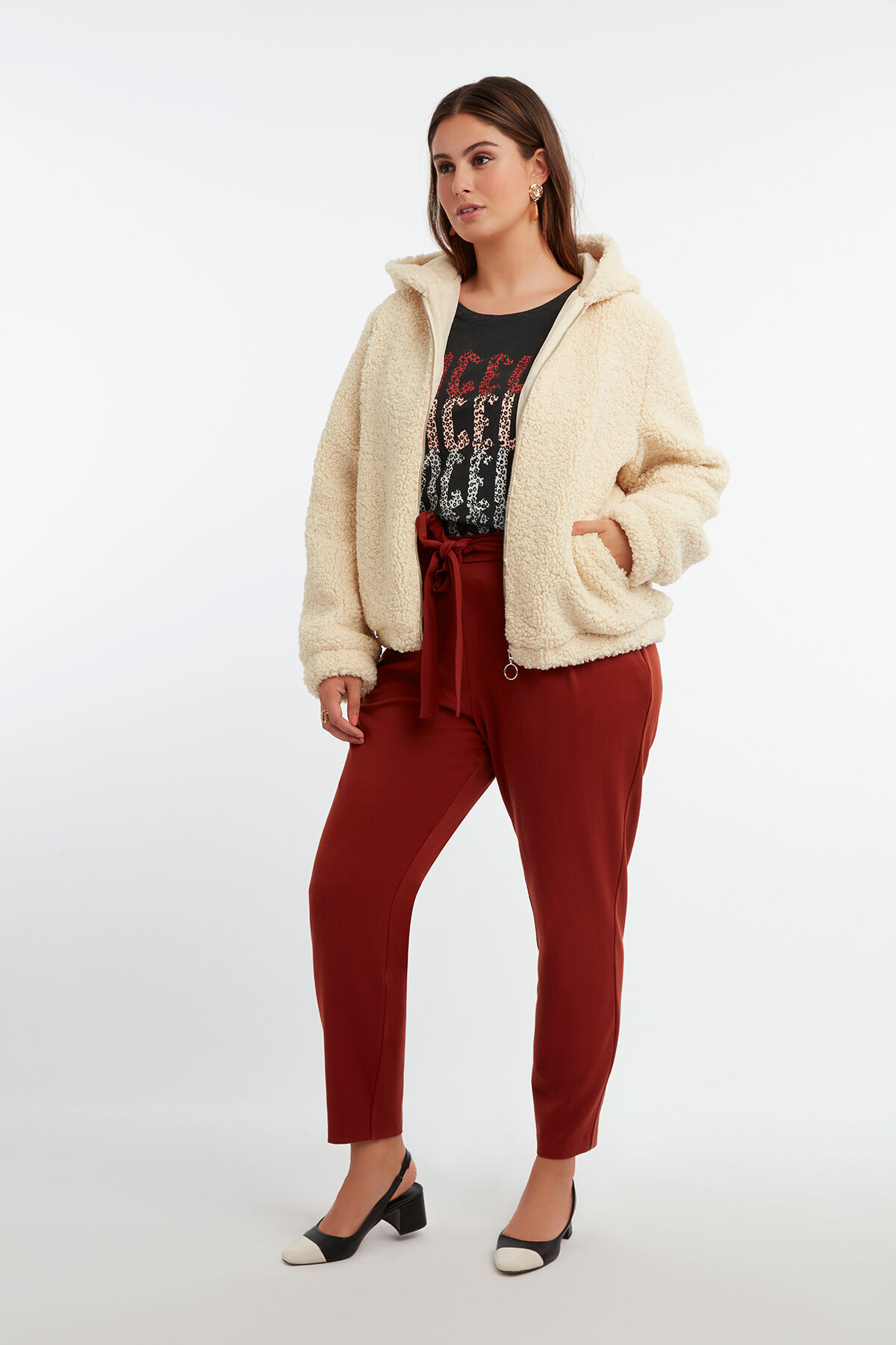 Abrigo de peluche image number 5