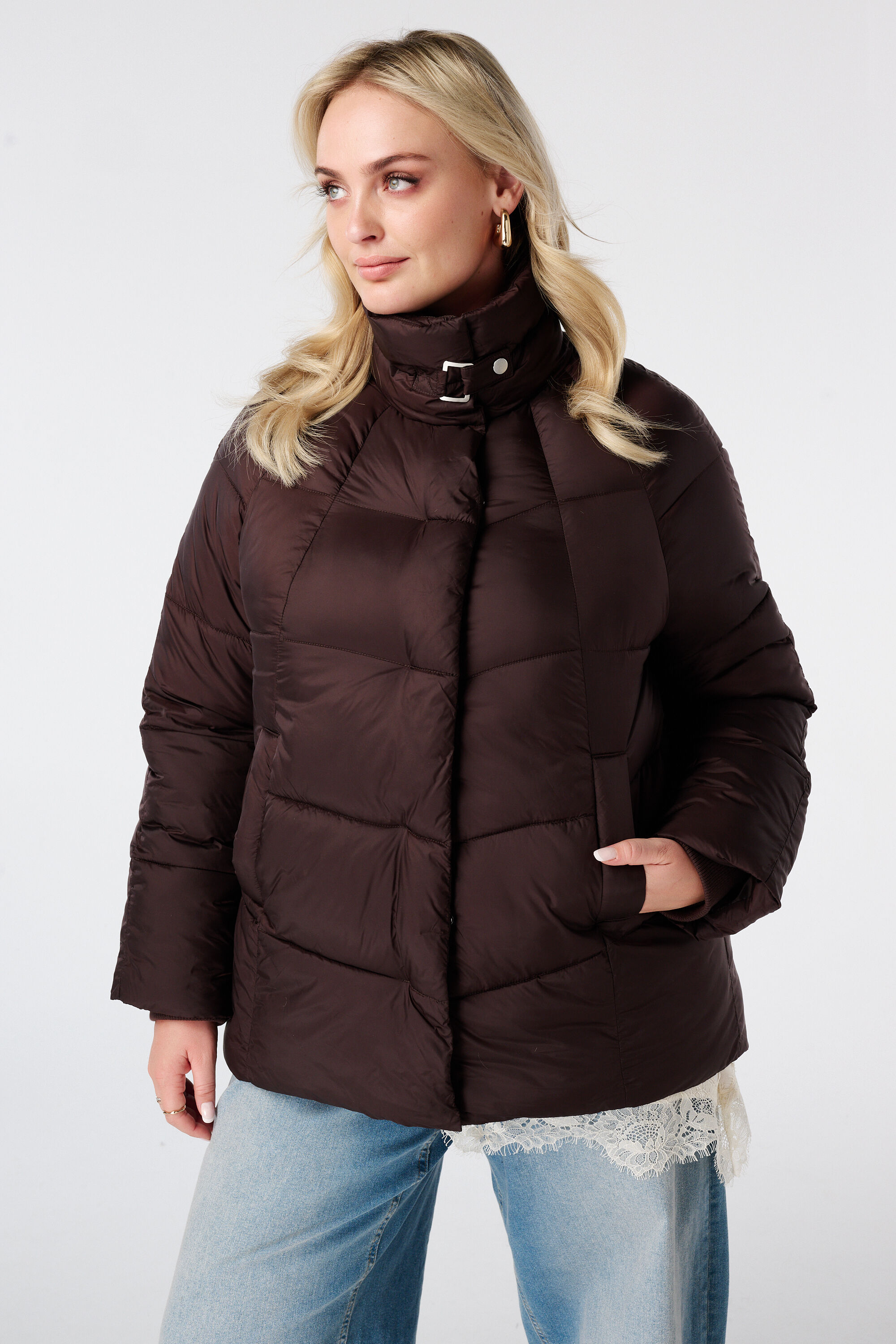 Chaqueta acolchada con cuello alto