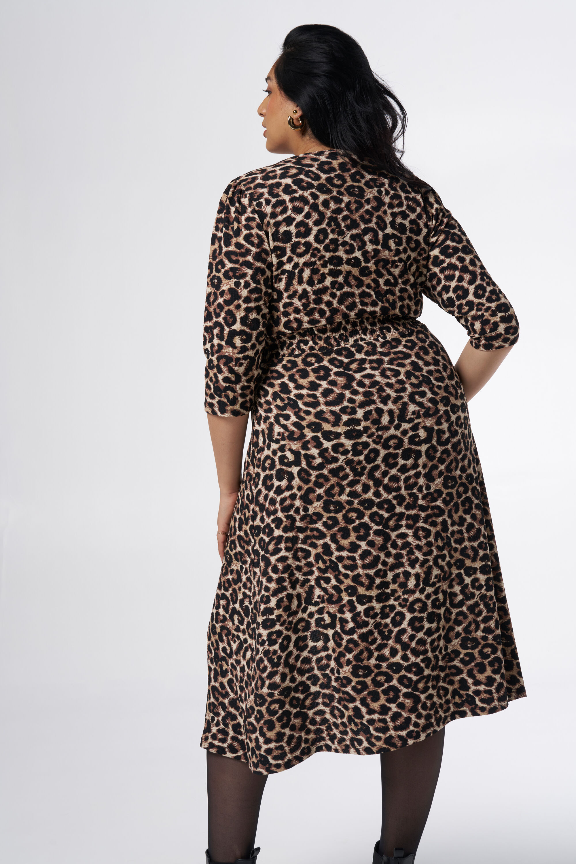 Vestido midi con estructura y estampado image number 3