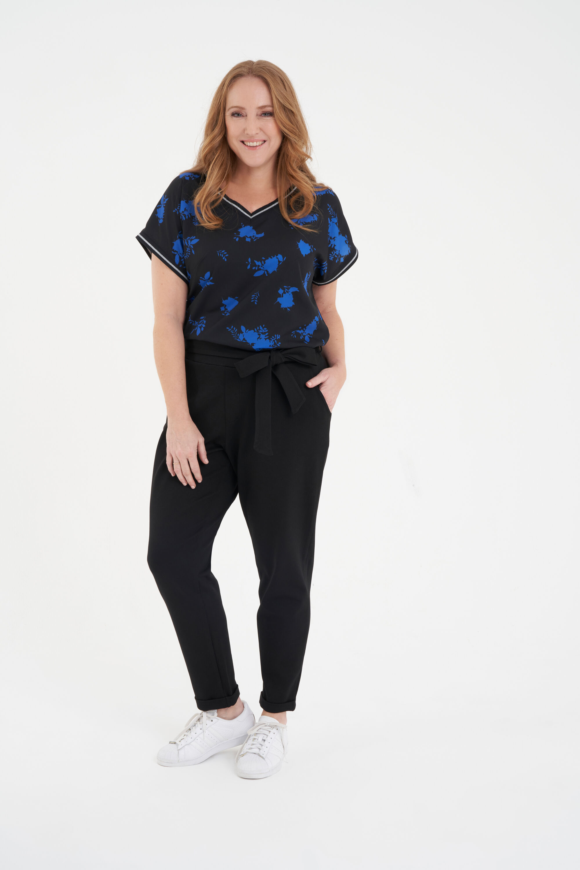 Pantalones con cinto image number 5