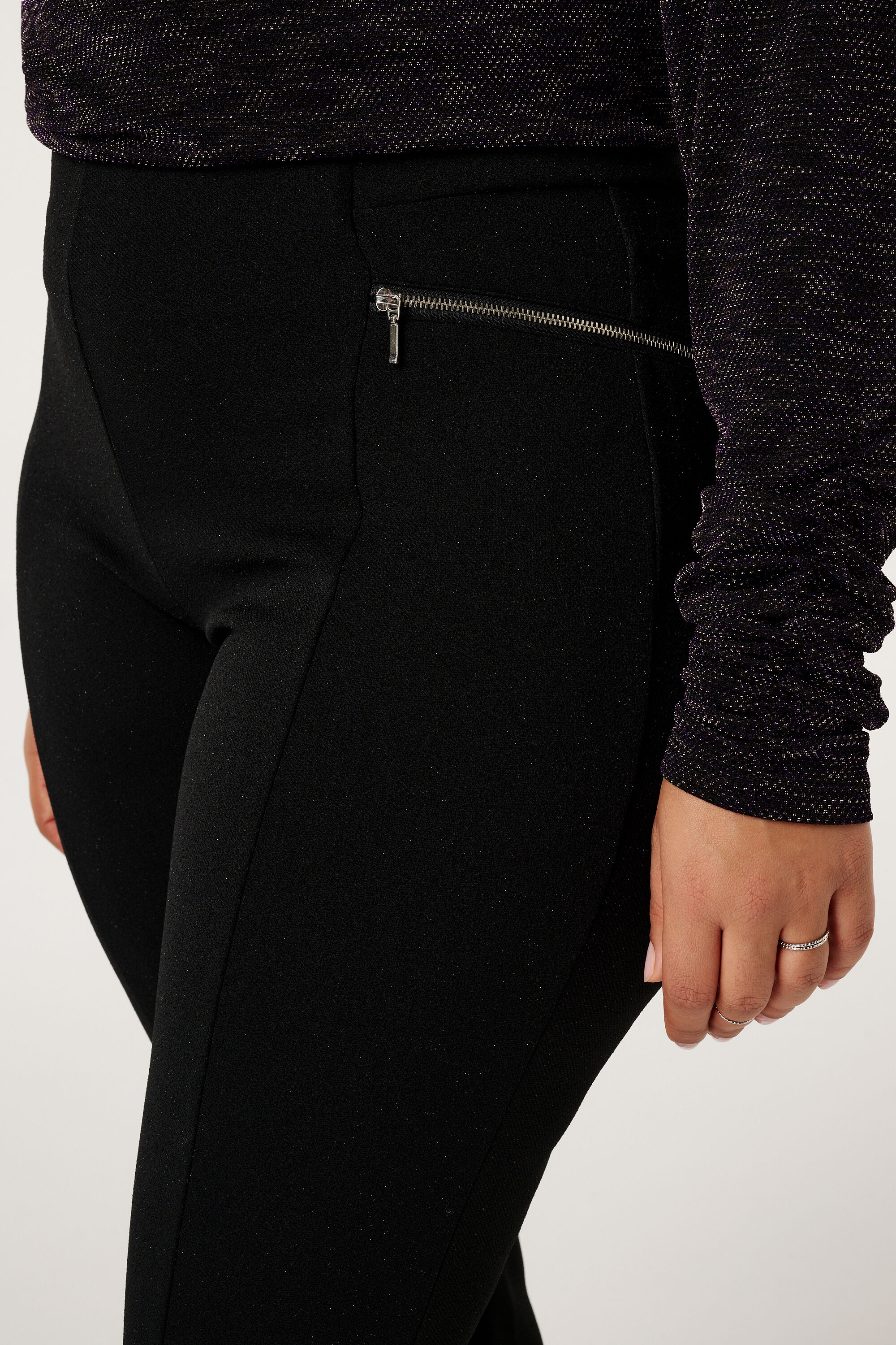 Leggings con detalles plateados image number 5