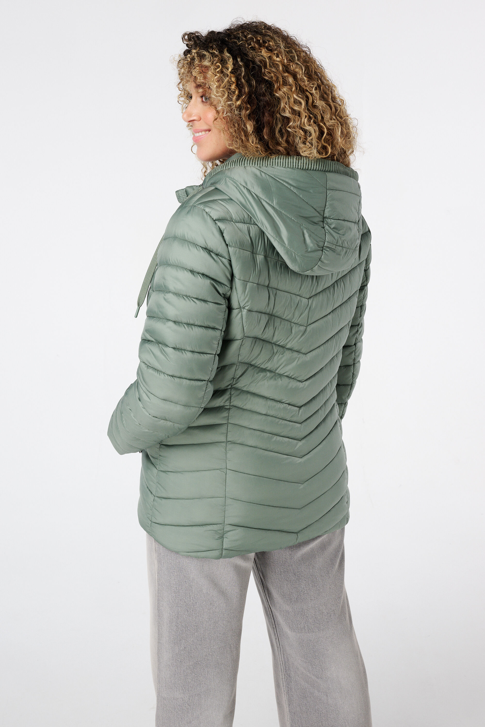 Chaqueta ligeramente acolchada image number 3